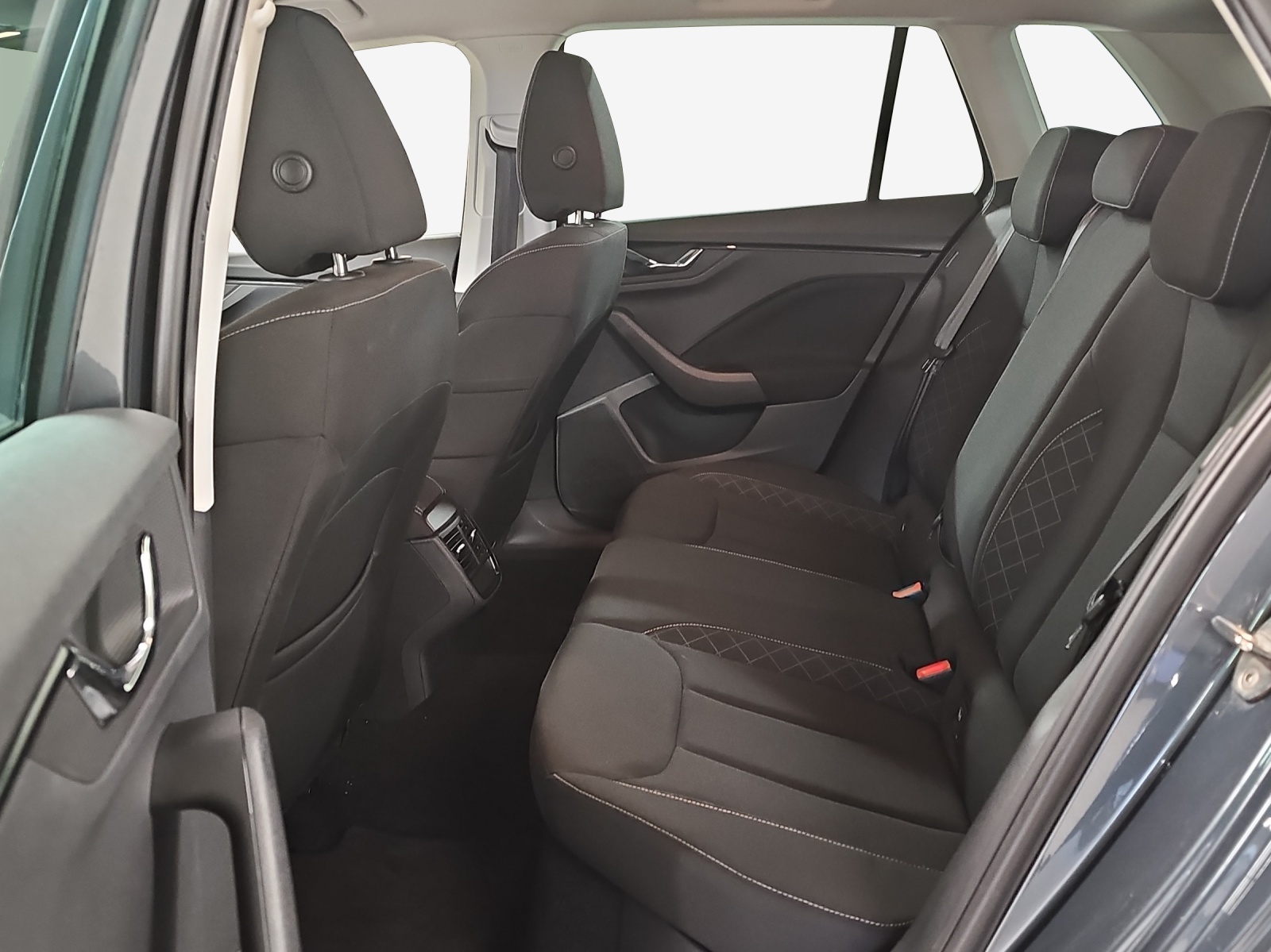 SKODA Kamiq 1.0 TSI Ambition-image-11