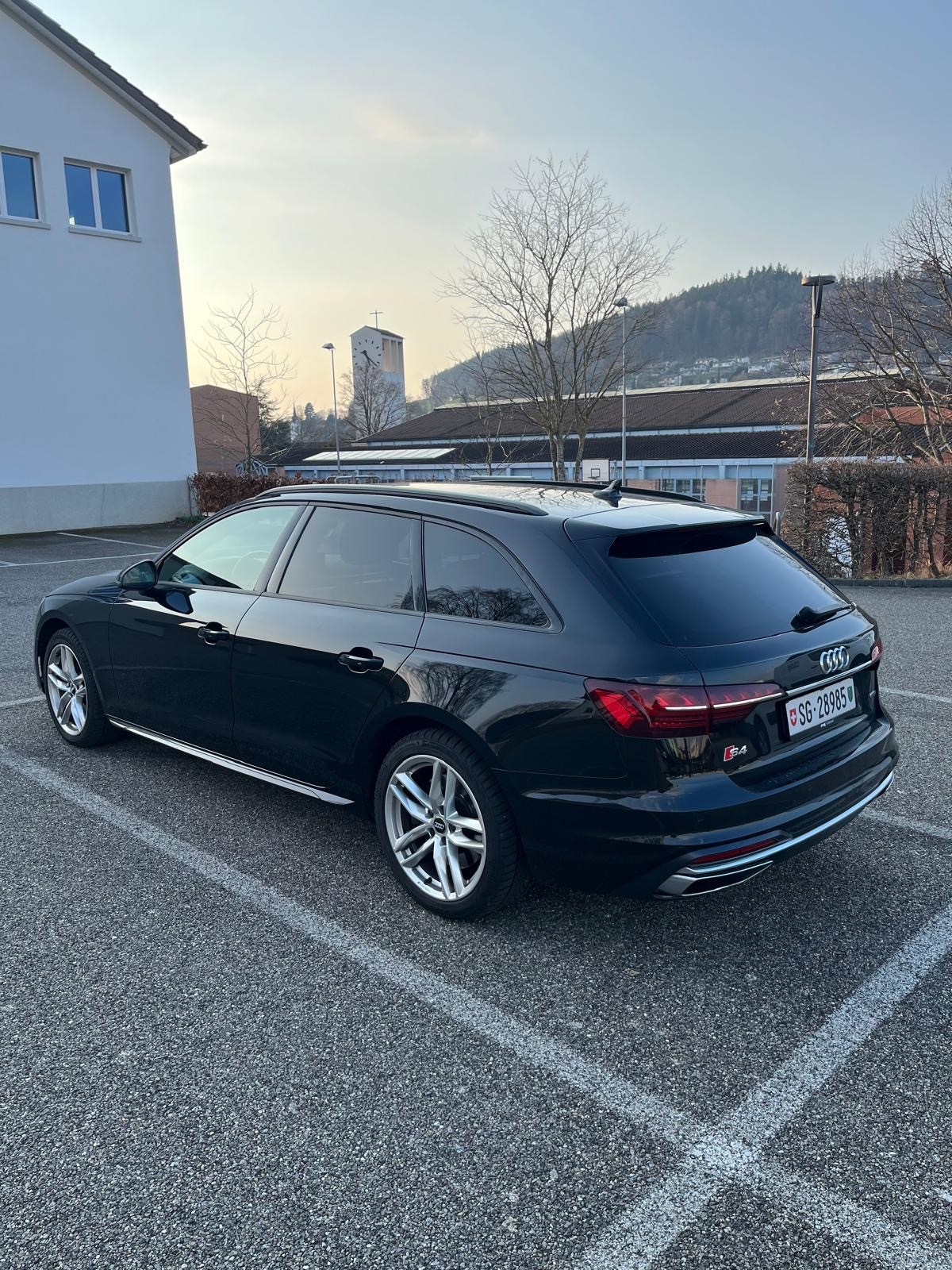 AUDI A4 Avant 45 TFSI S line S-tronic quattro-image-5
