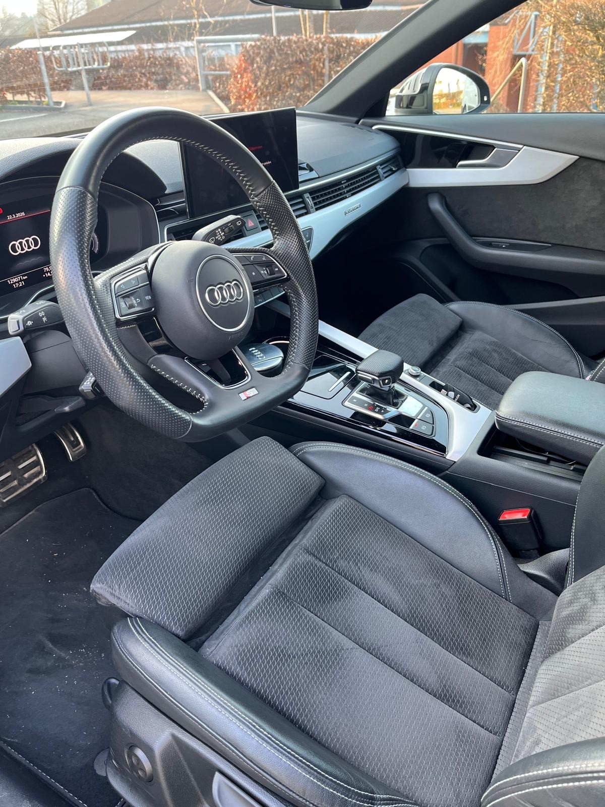AUDI A4 Avant 45 TFSI S line S-tronic quattro-image-8