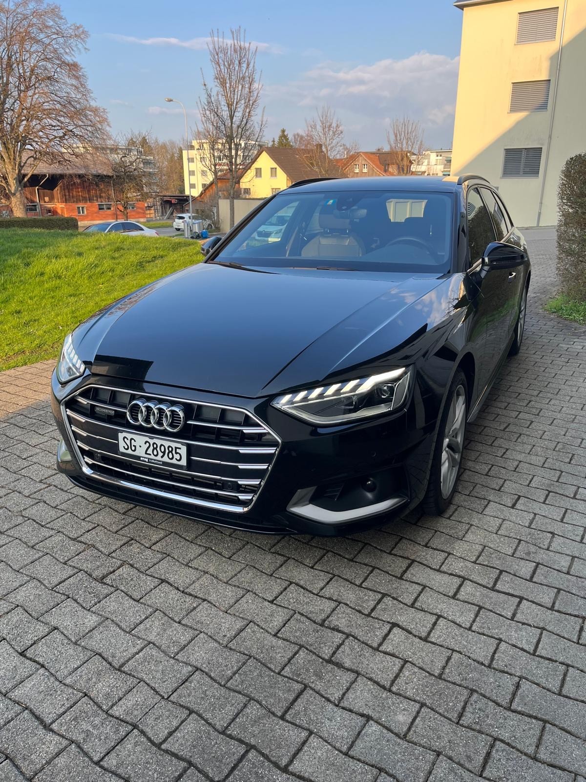AUDI A4 Avant 45 TFSI S line S-tronic quattro-image-1