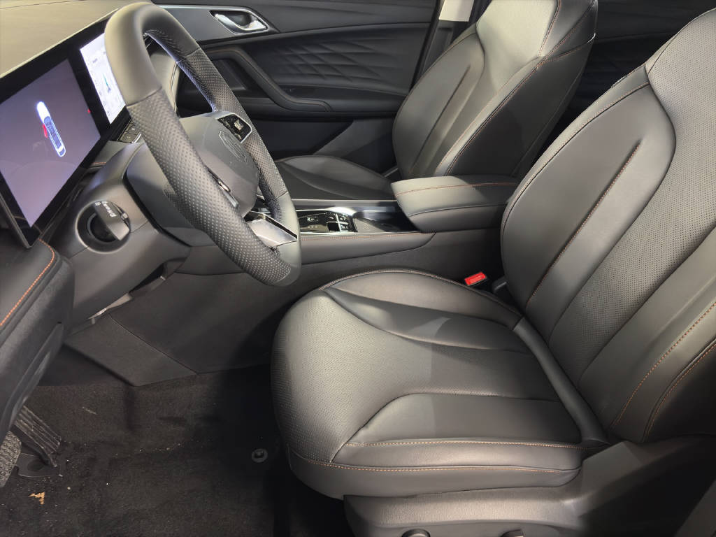 MG HS 1.5 Hybrid Luxury-image-4