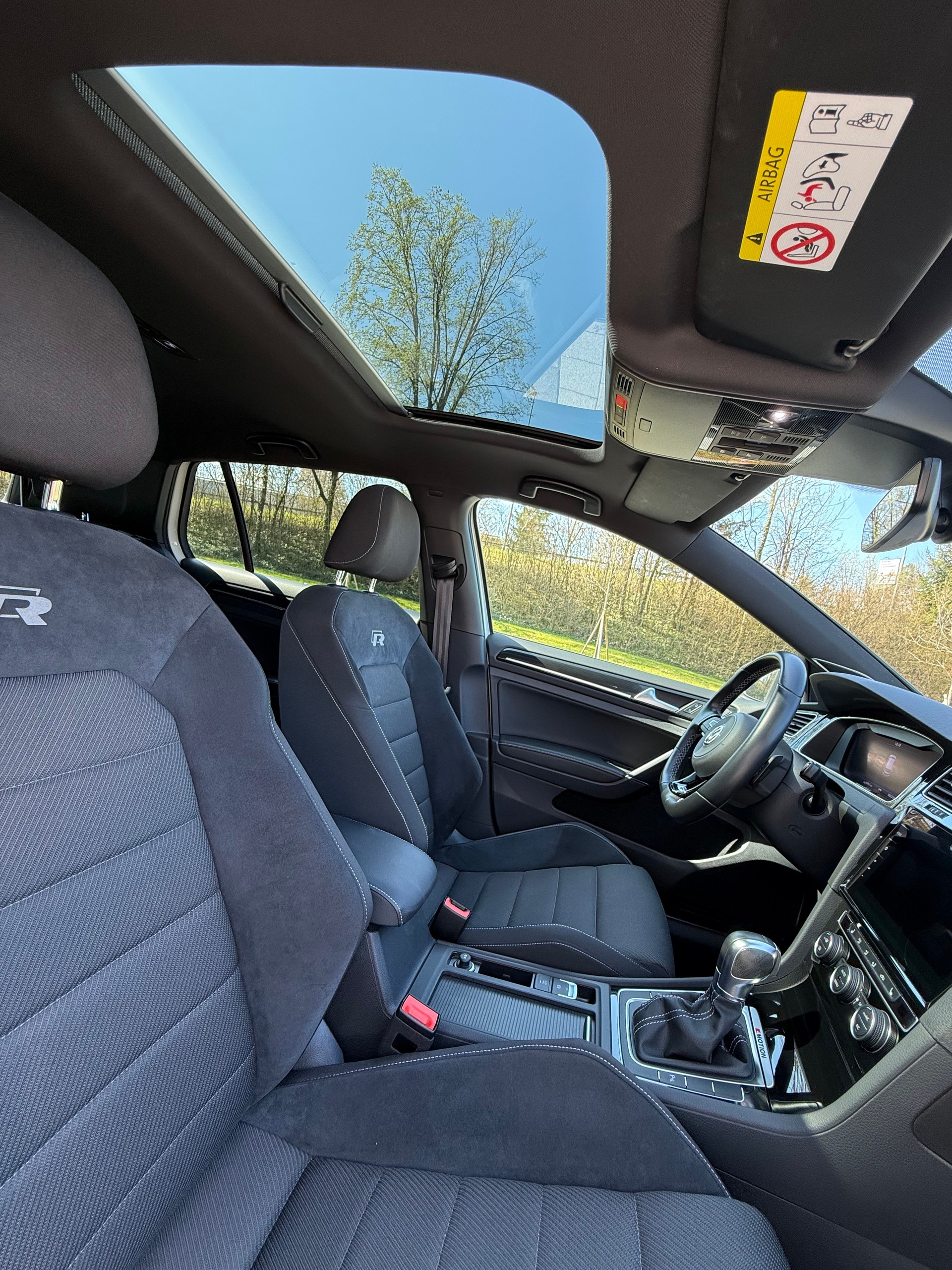 VW Golf 2.0 TSI R 4Motion DSG-image-13