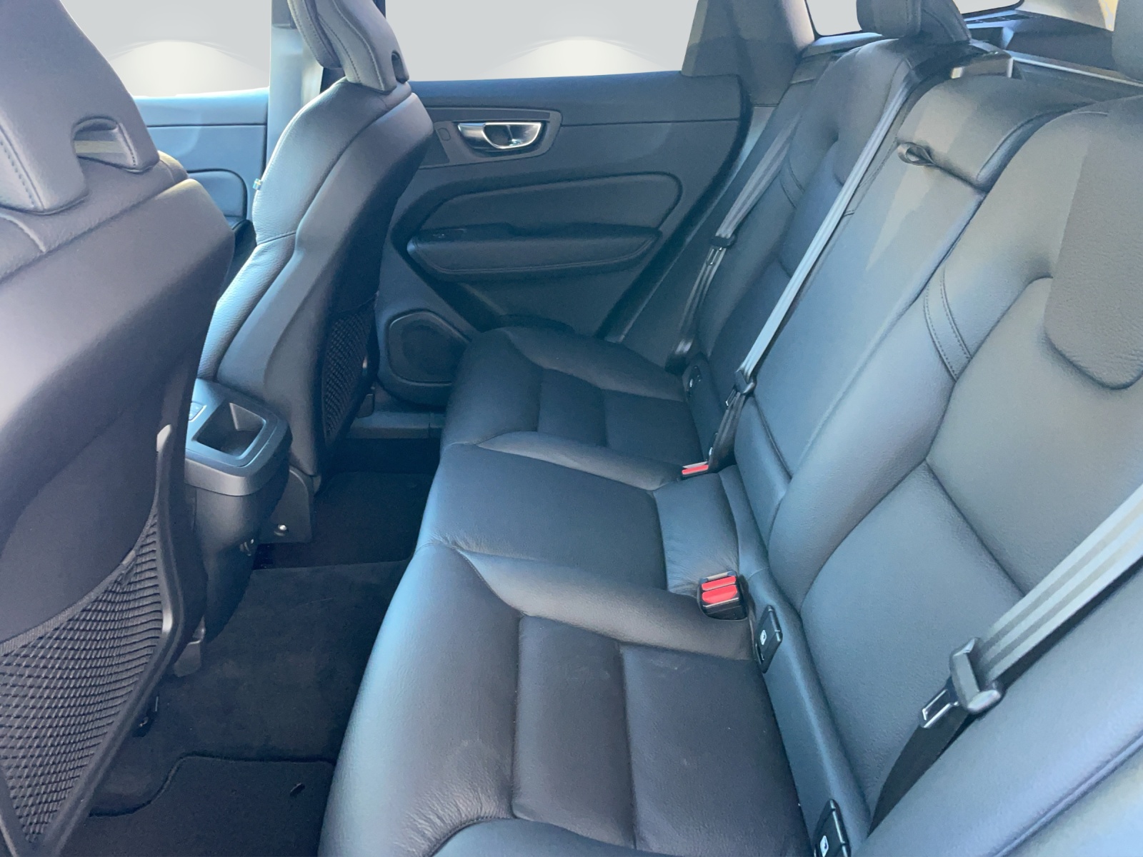 VOLVO XC60 B4 Diesel Mild Hybrid AWD Plus Bright Geartronic-image-8