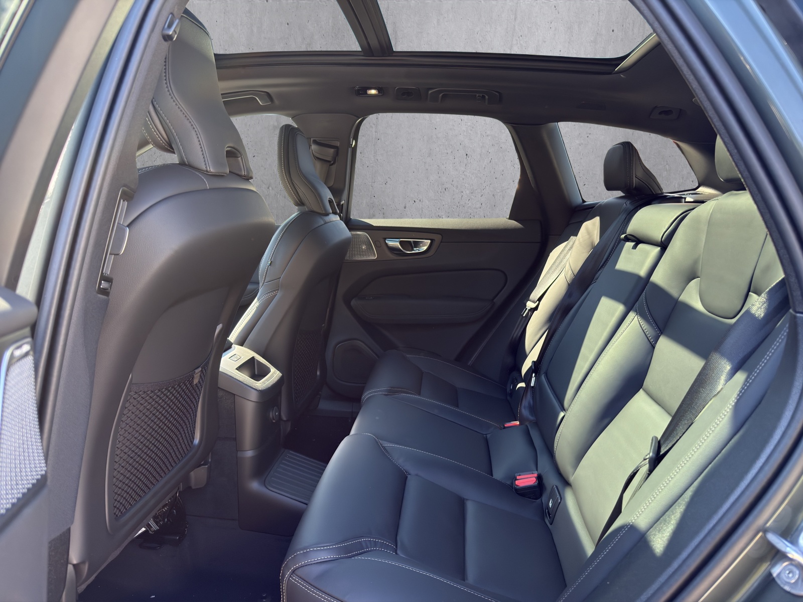 Image VOLVO XC60 XC60 T6 eAWD PluginHybrid Ultra Dark Geartronic