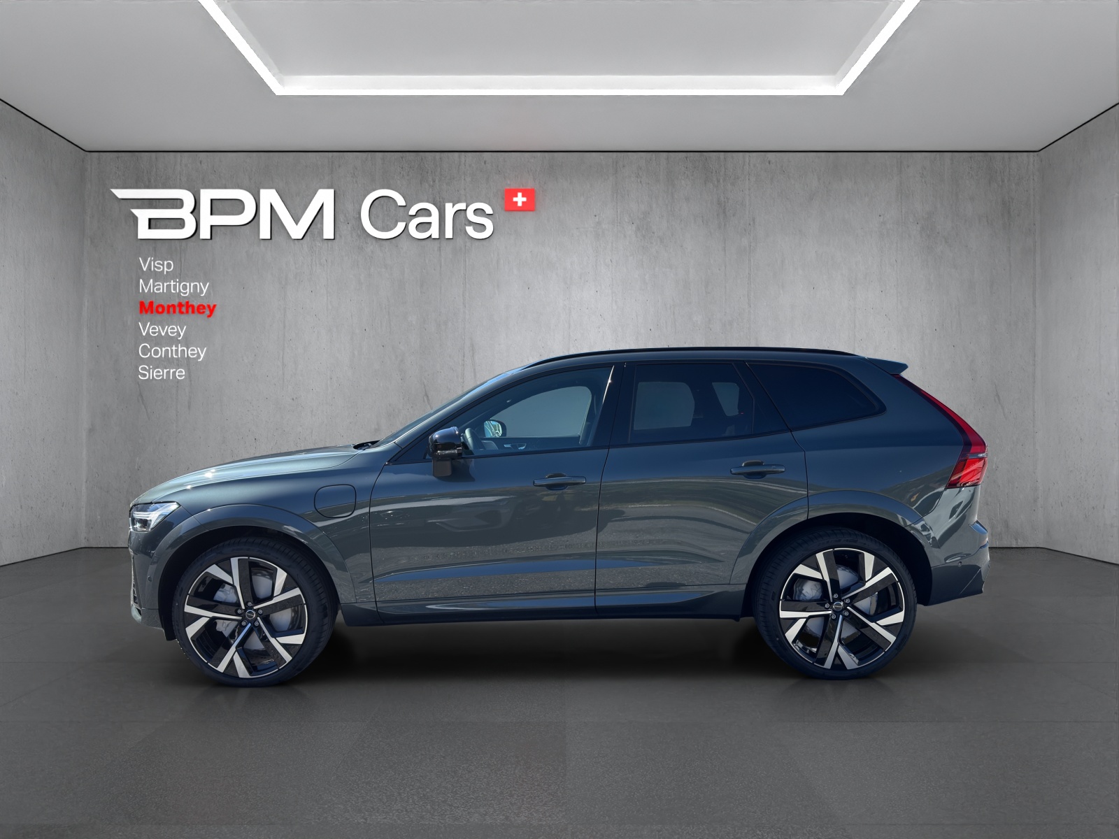 VOLVO XC60 T6 eAWD PluginHybrid Ultra Dark Geartronic-image-1