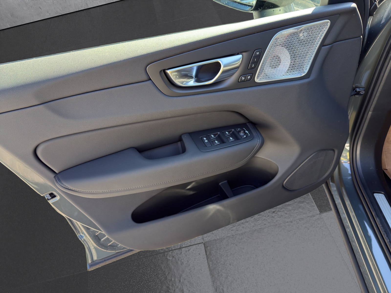 Image VOLVO XC60 XC60 T6 eAWD PluginHybrid Ultra Dark Geartronic