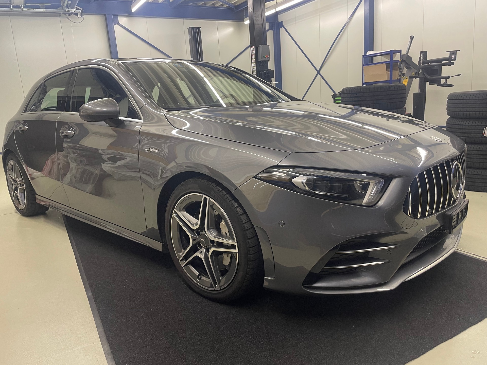 MERCEDES-BENZ A 35 AMG 4Matic Speedshift-image-1