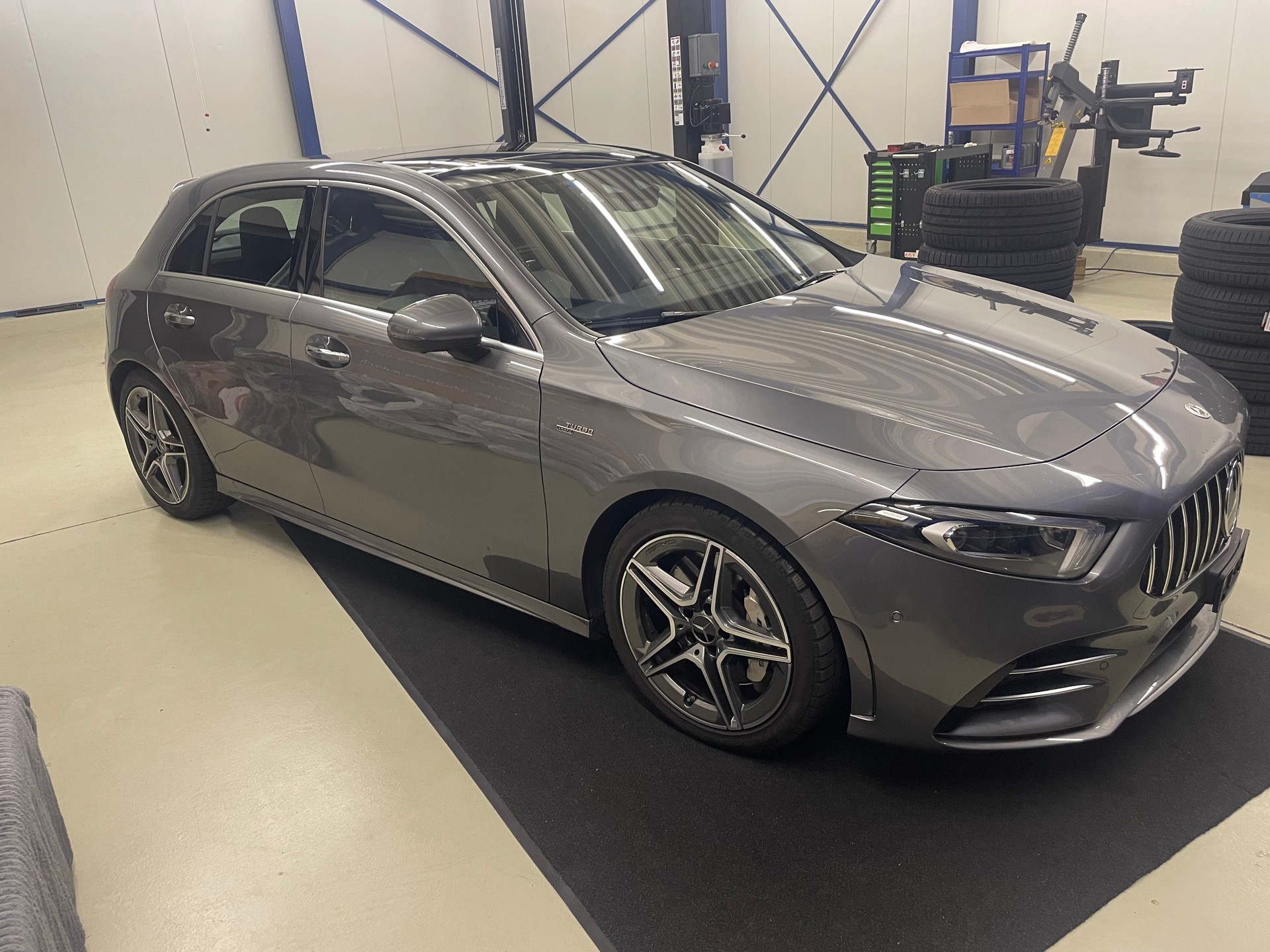 MERCEDES-BENZ A 35 AMG 4Matic Speedshift-image-2