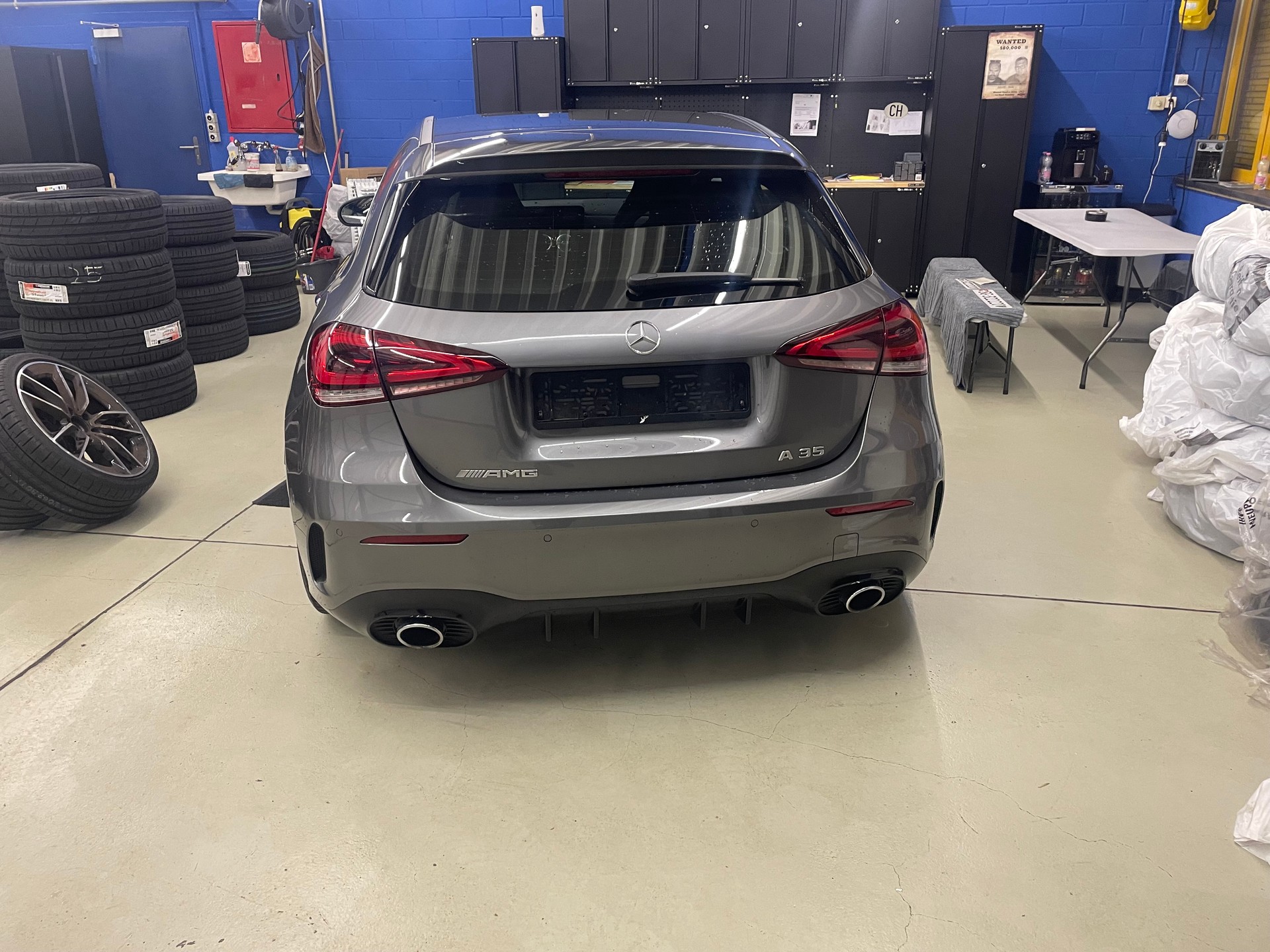 MERCEDES-BENZ A 35 AMG 4Matic Speedshift-image-4