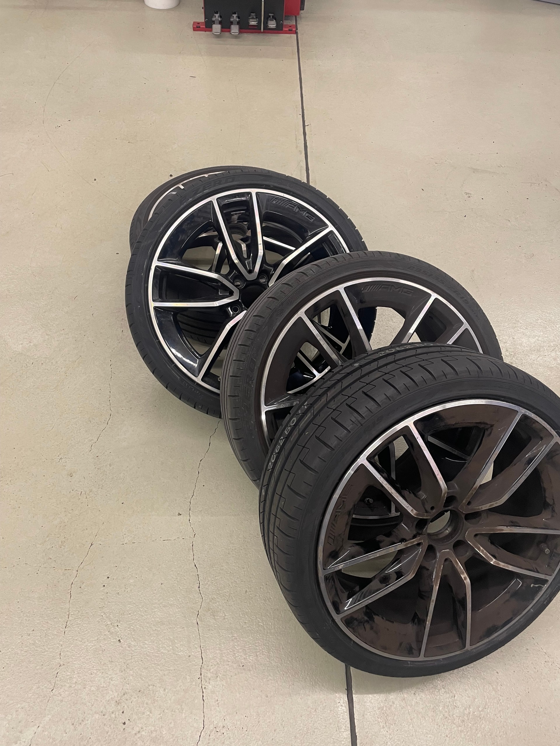 MERCEDES-BENZ A 35 AMG 4Matic Speedshift-image-11