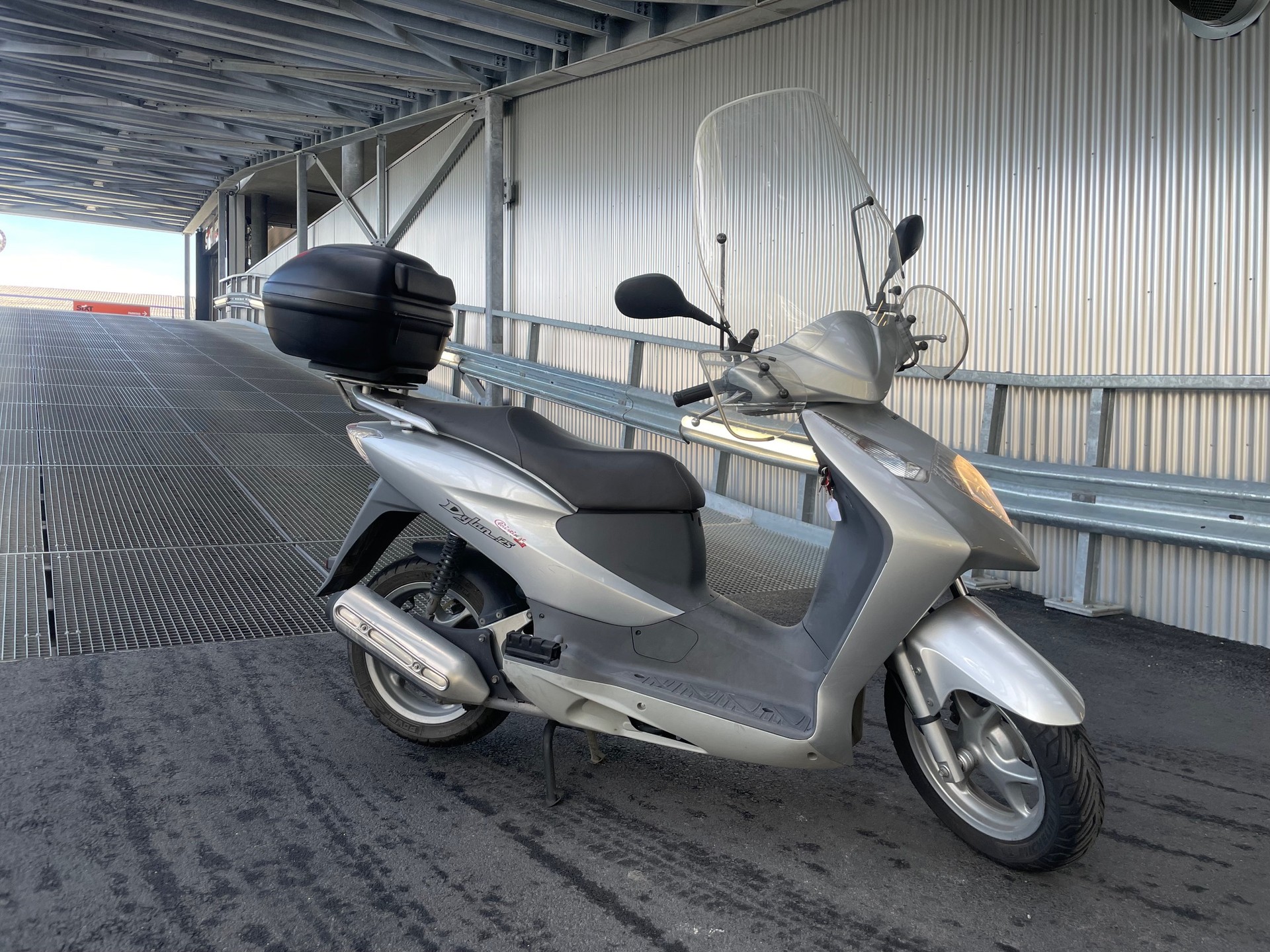 HONDA SES 125 Dylan