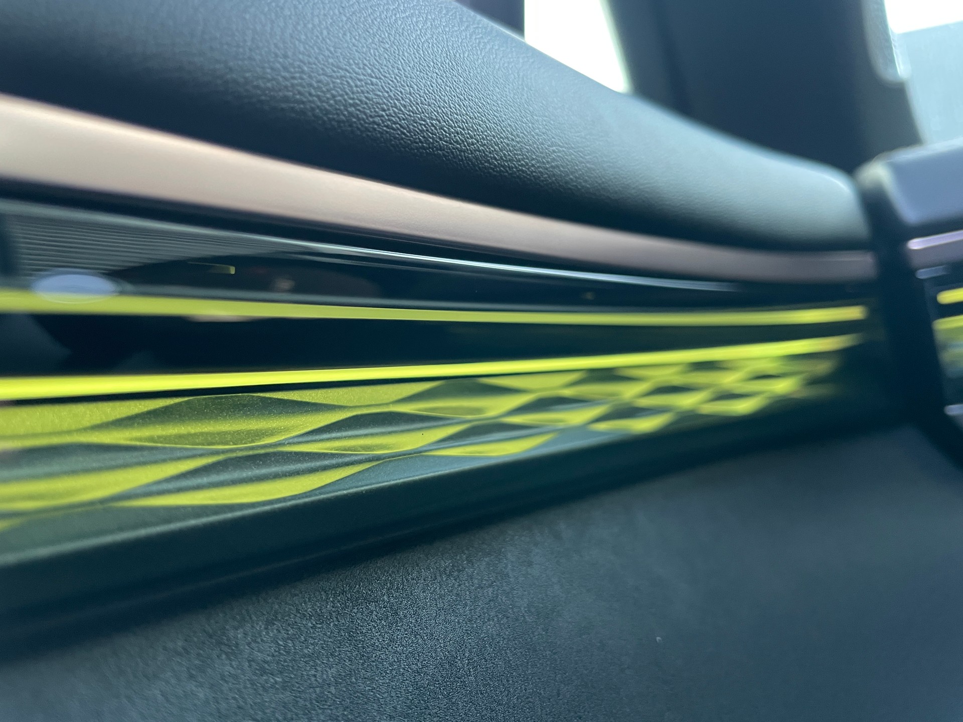 ZEEKR 7X Privilege AWD mit Comfort inkl. Cockpit Paket-image-23