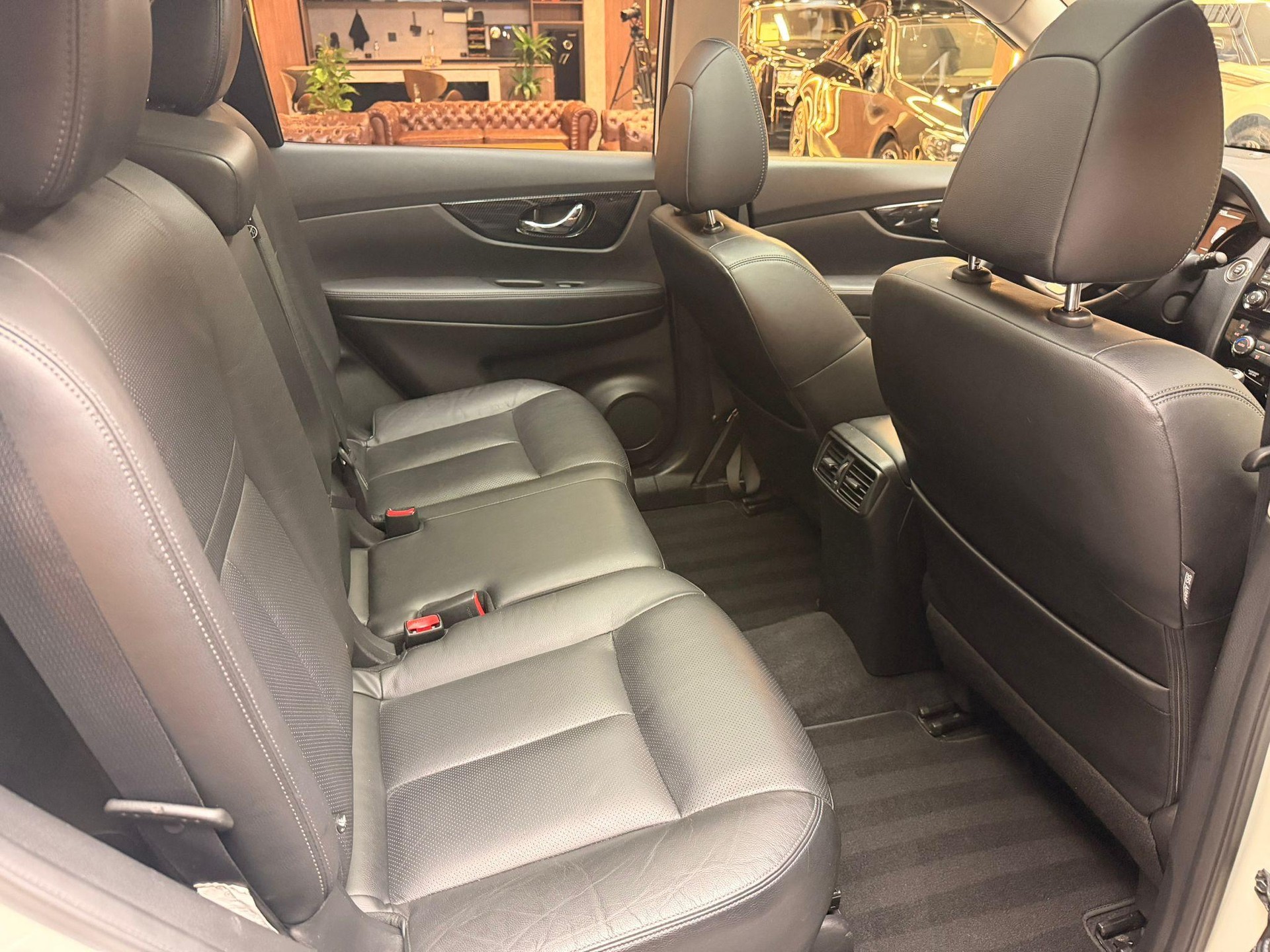 NISSAN X-Trail 2.0 dCi Tekna 4x4-image-15