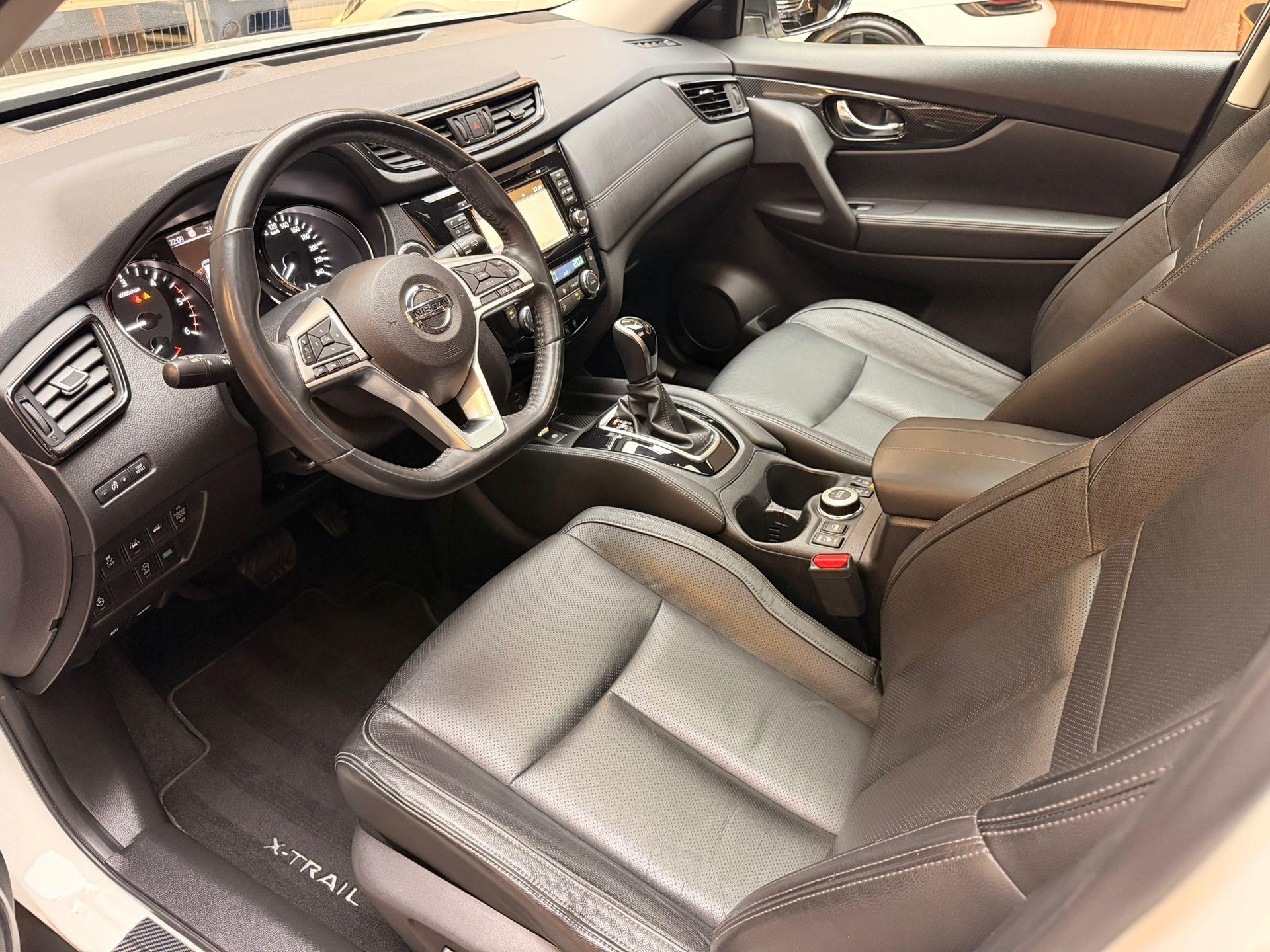 NISSAN X-Trail 2.0 dCi Tekna 4x4-image-12