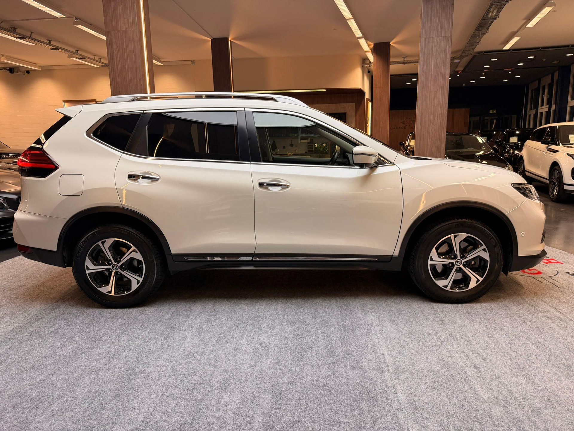 NISSAN X-Trail 2.0 dCi Tekna 4x4-image-8