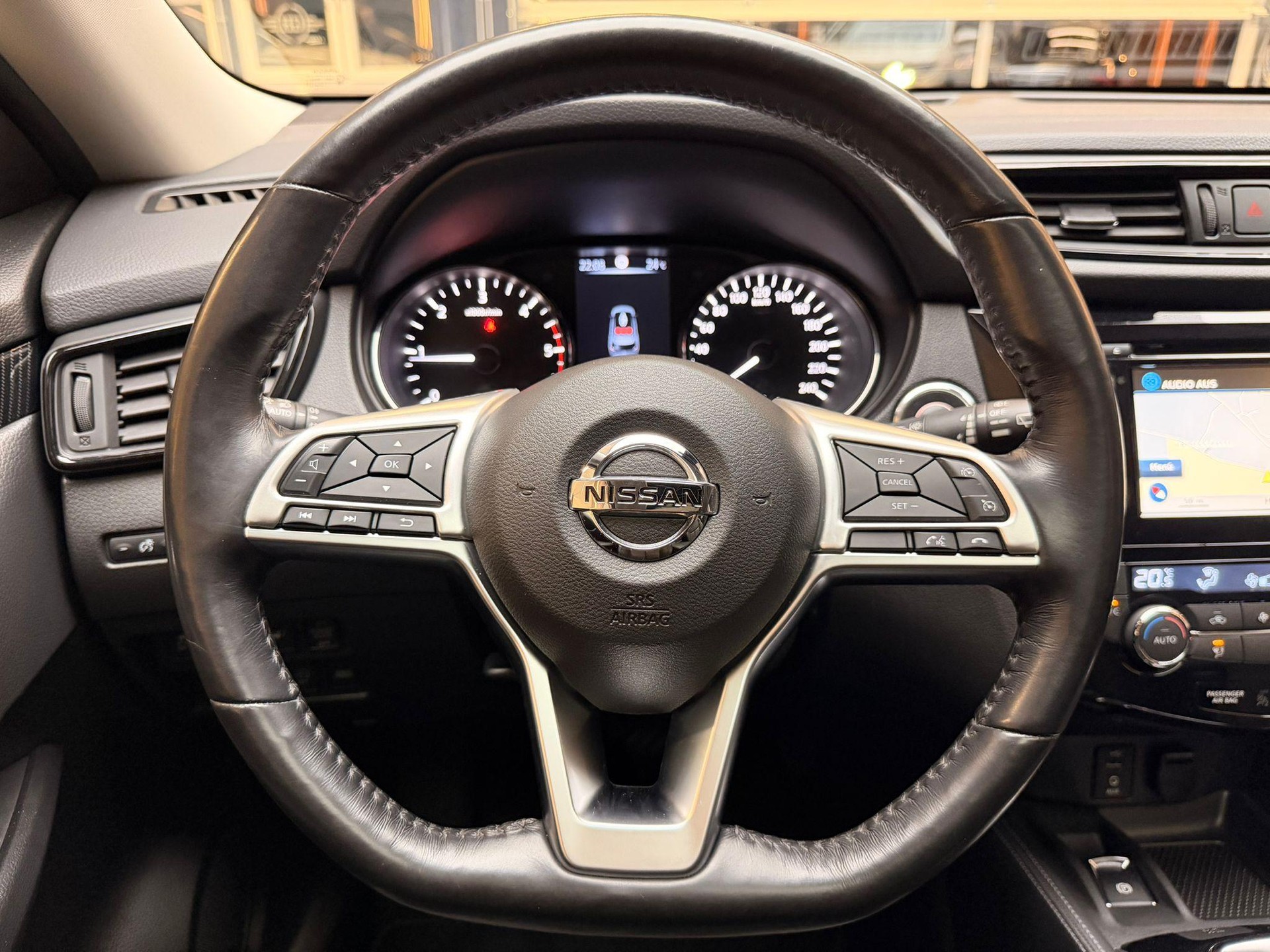 NISSAN X-Trail 2.0 dCi Tekna 4x4-image-11