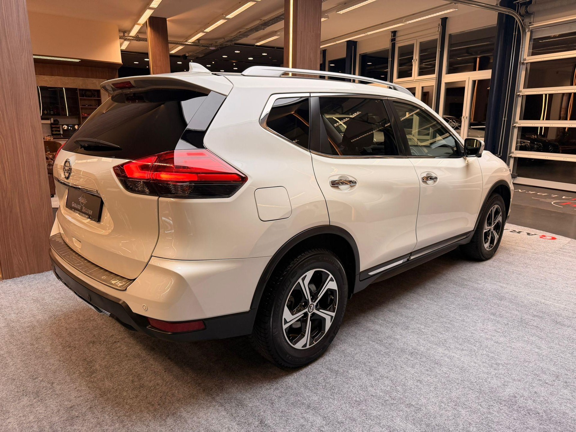 NISSAN X-Trail 2.0 dCi Tekna 4x4-image-7
