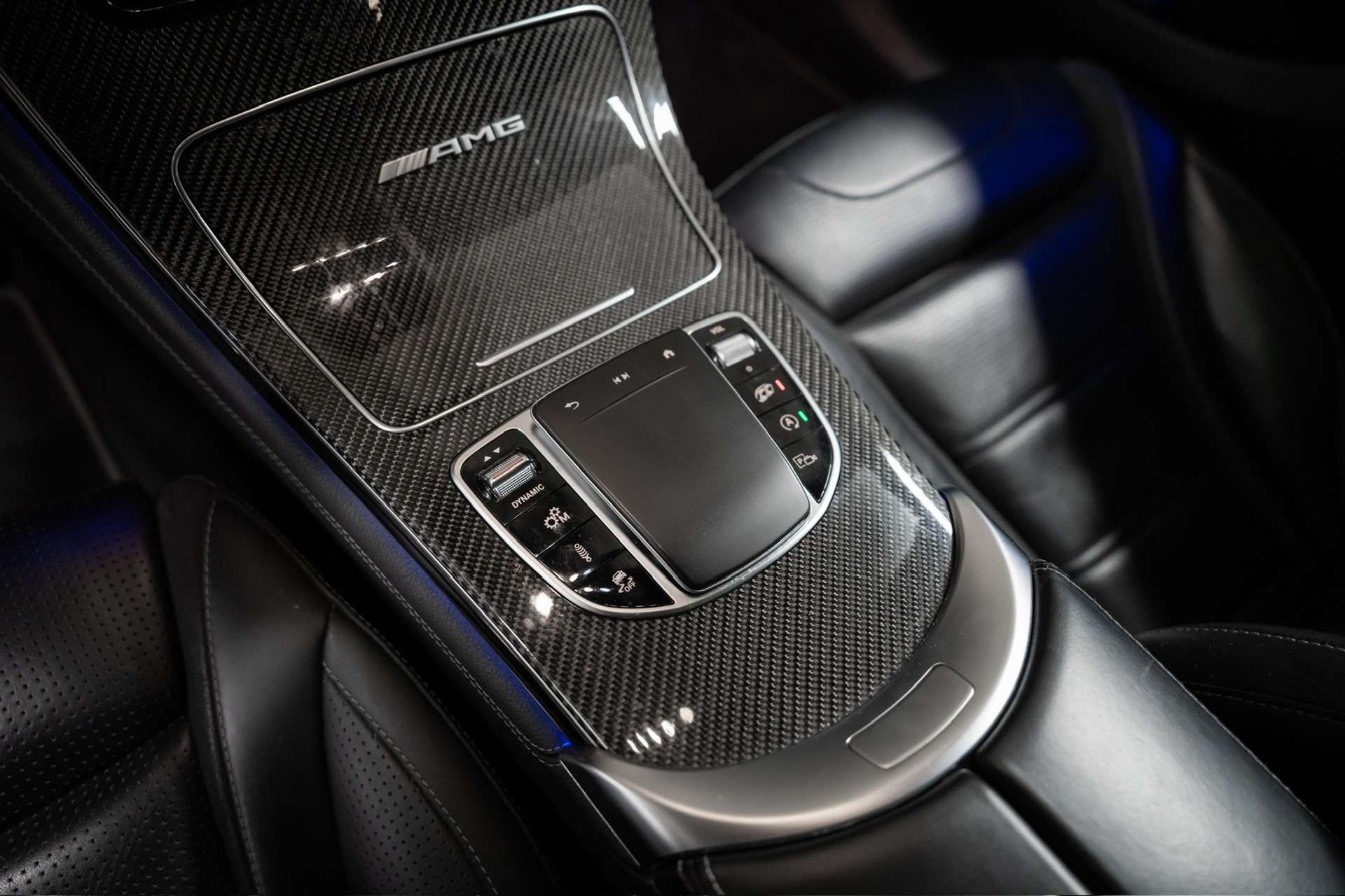 MERCEDES-BENZ GLC 63 S AMG 4Matic 9G-Tronic-image-8