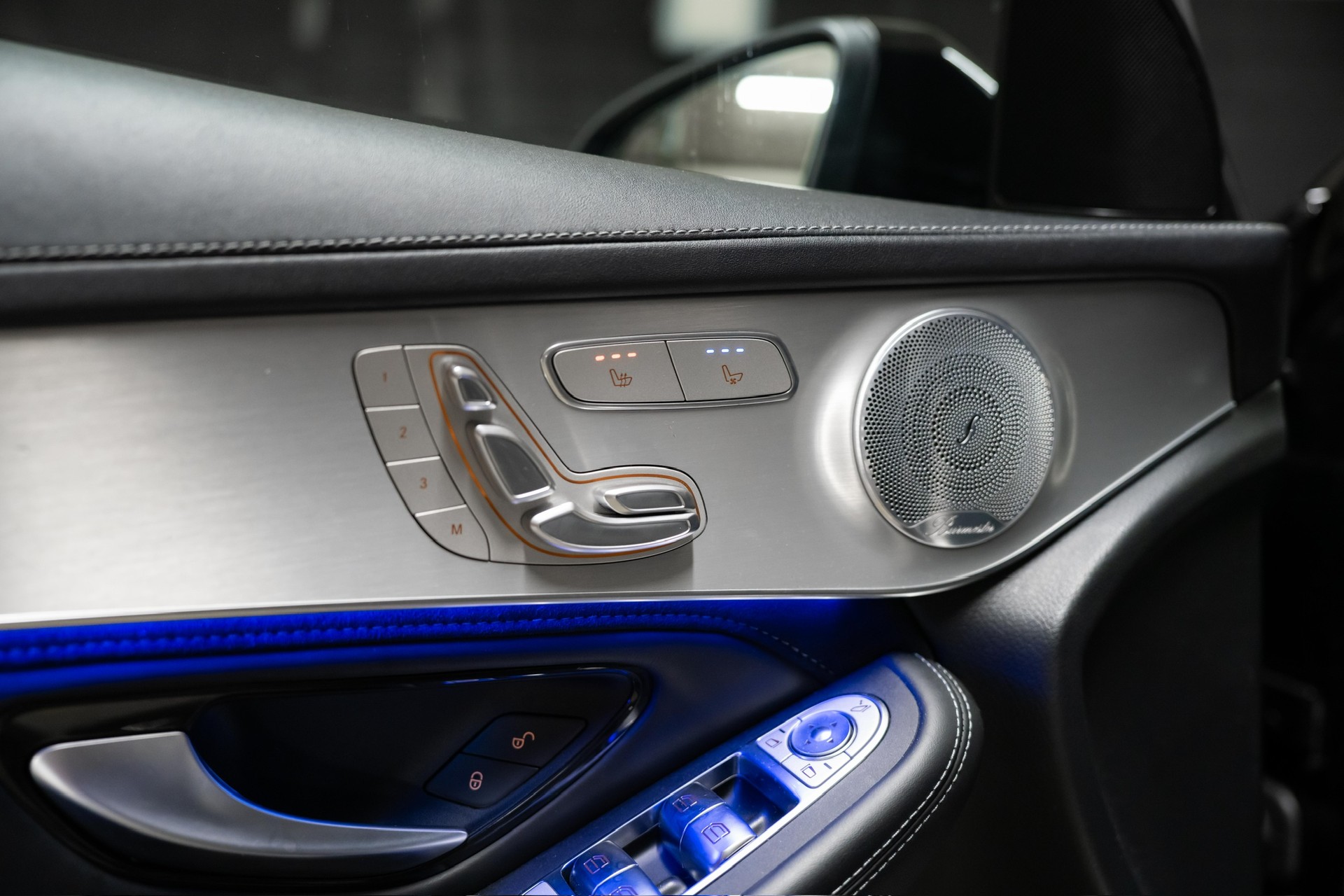 MERCEDES-BENZ GLC 63 S AMG 4Matic 9G-Tronic-image-11