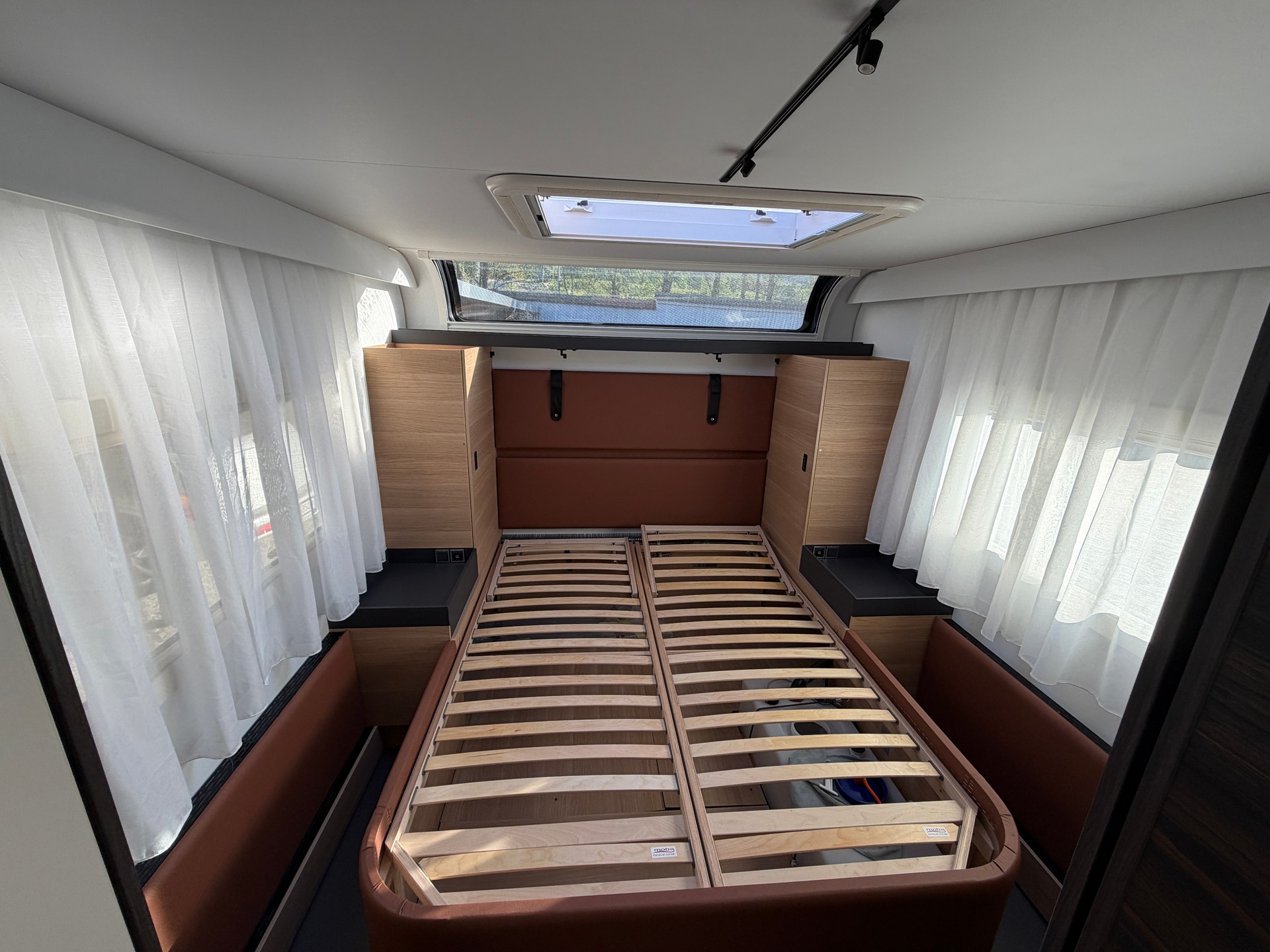ADRIA 754 DP-image-8