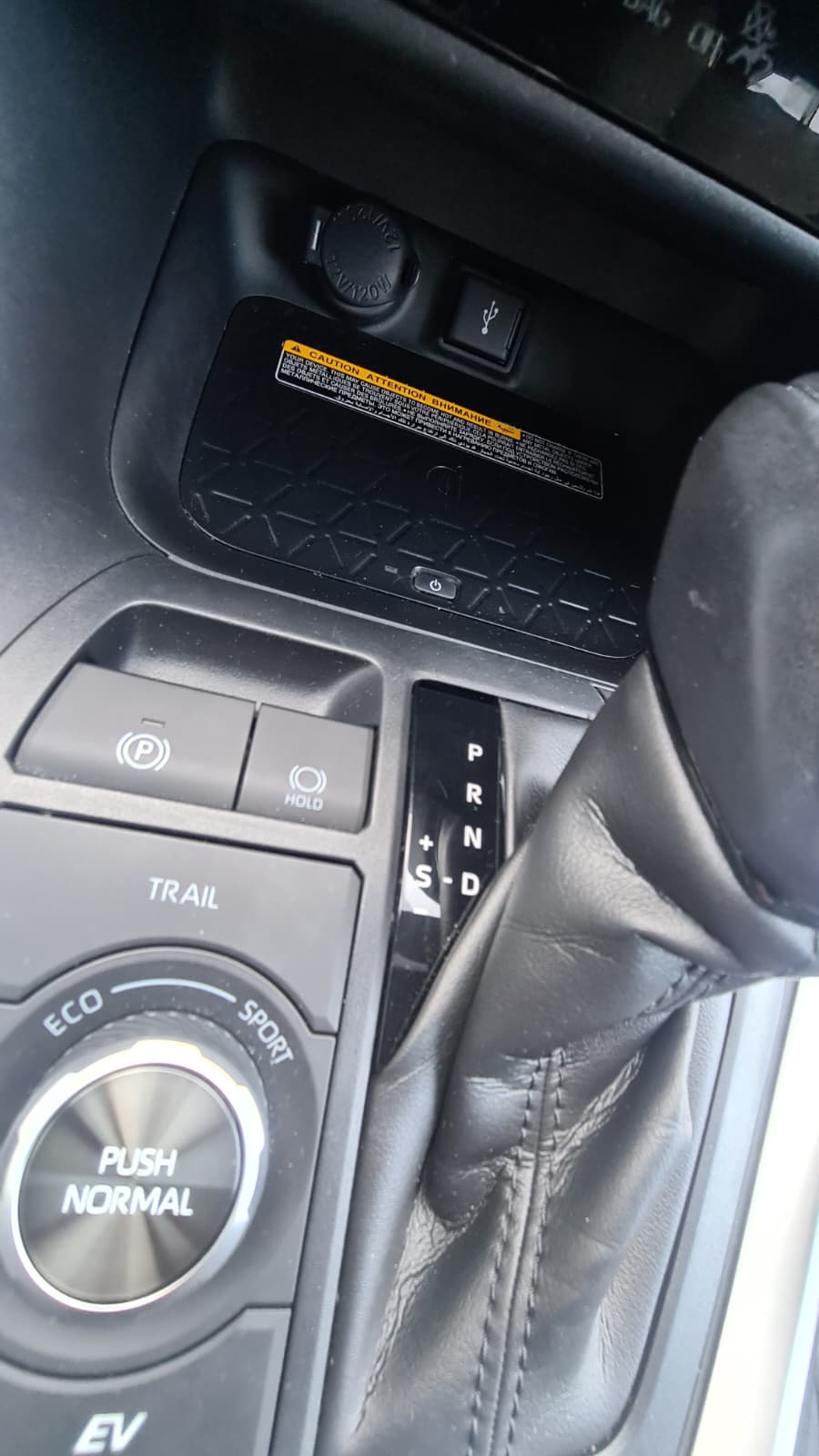 TOYOTA RAV-4 2.5 HSD Premium e-CVT 4WD ** 222 PS ** Voll-Leder ** Gr-Navi ** RF-Kamera ** Abstandsregelsysteme ** Ab MFK & Service **-image-10