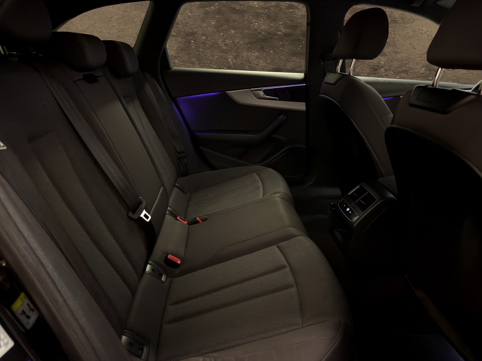 AUDI A4 Avant 40 TDI advanced quattro S-tronic-image-16