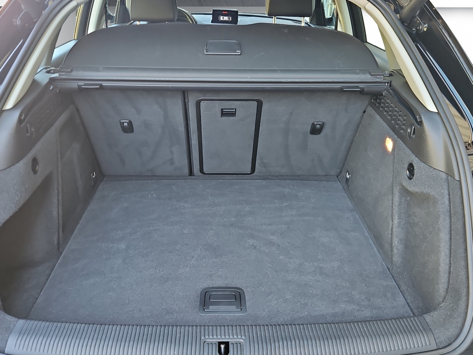 AUDI Audi Q3 Quattro S-Line-image-11