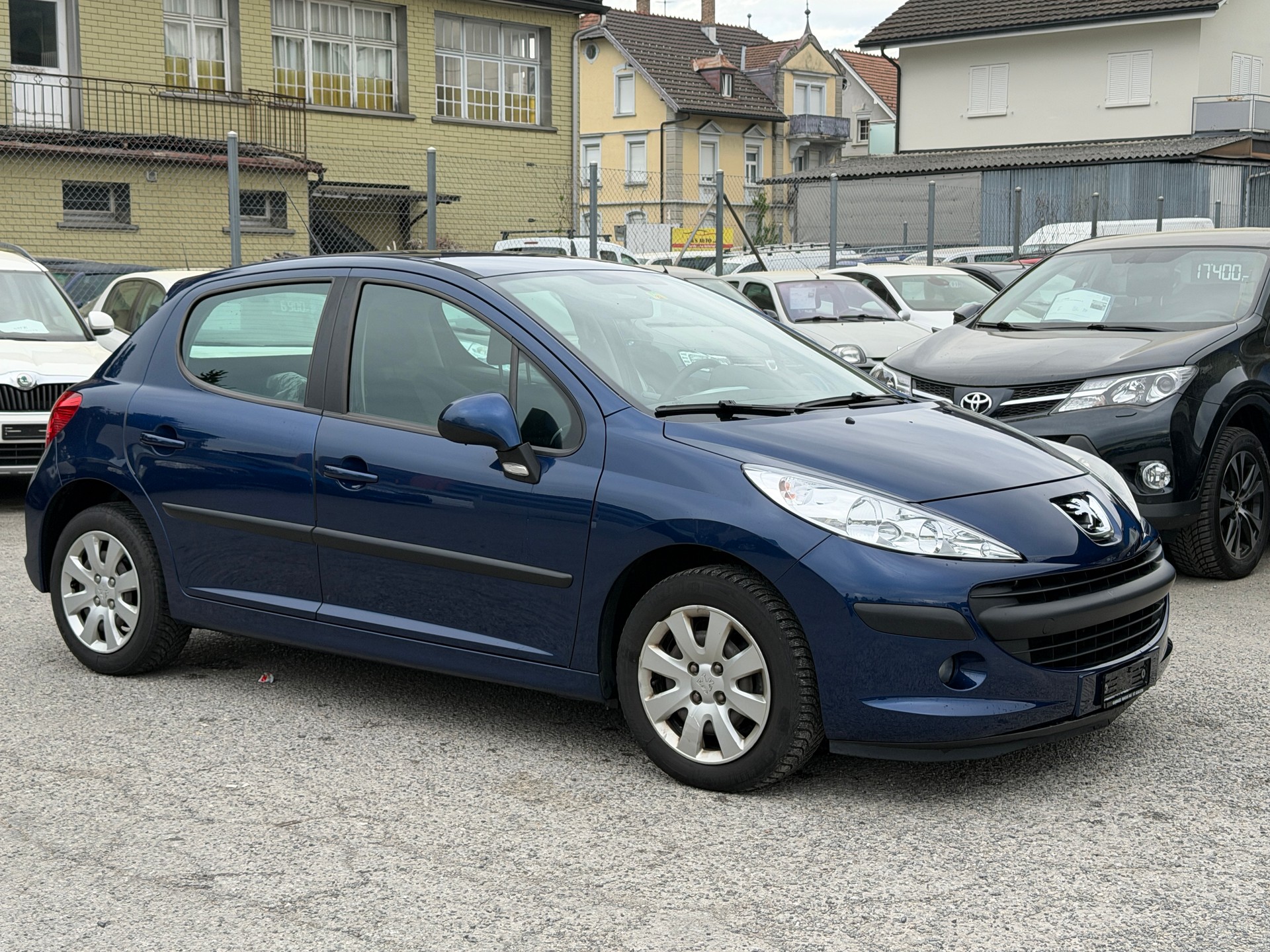 PEUGEOT 207 1.4 16V Trendy Clim'-image-1