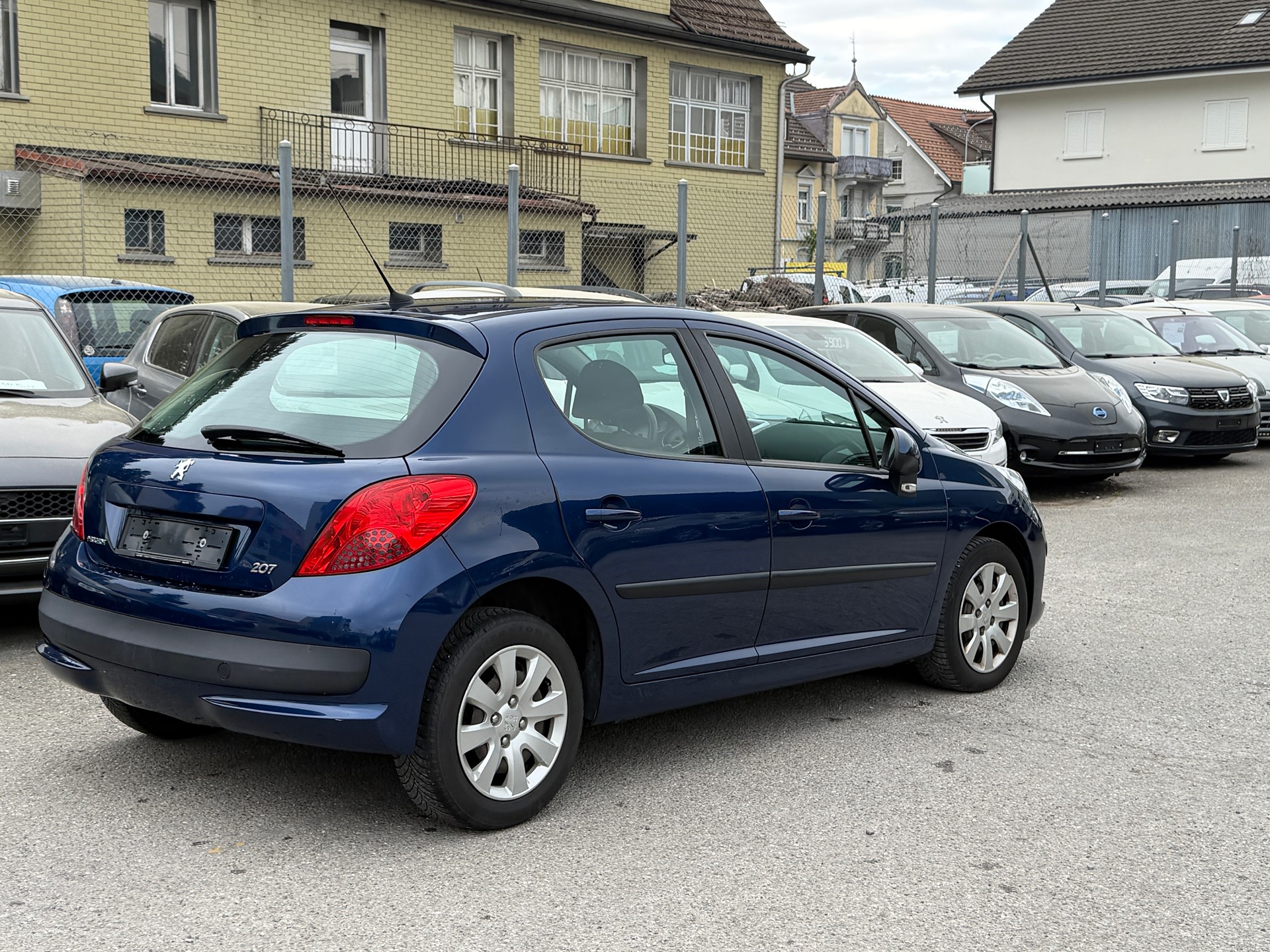 PEUGEOT 207 1.4 16V Trendy Clim'-image-12