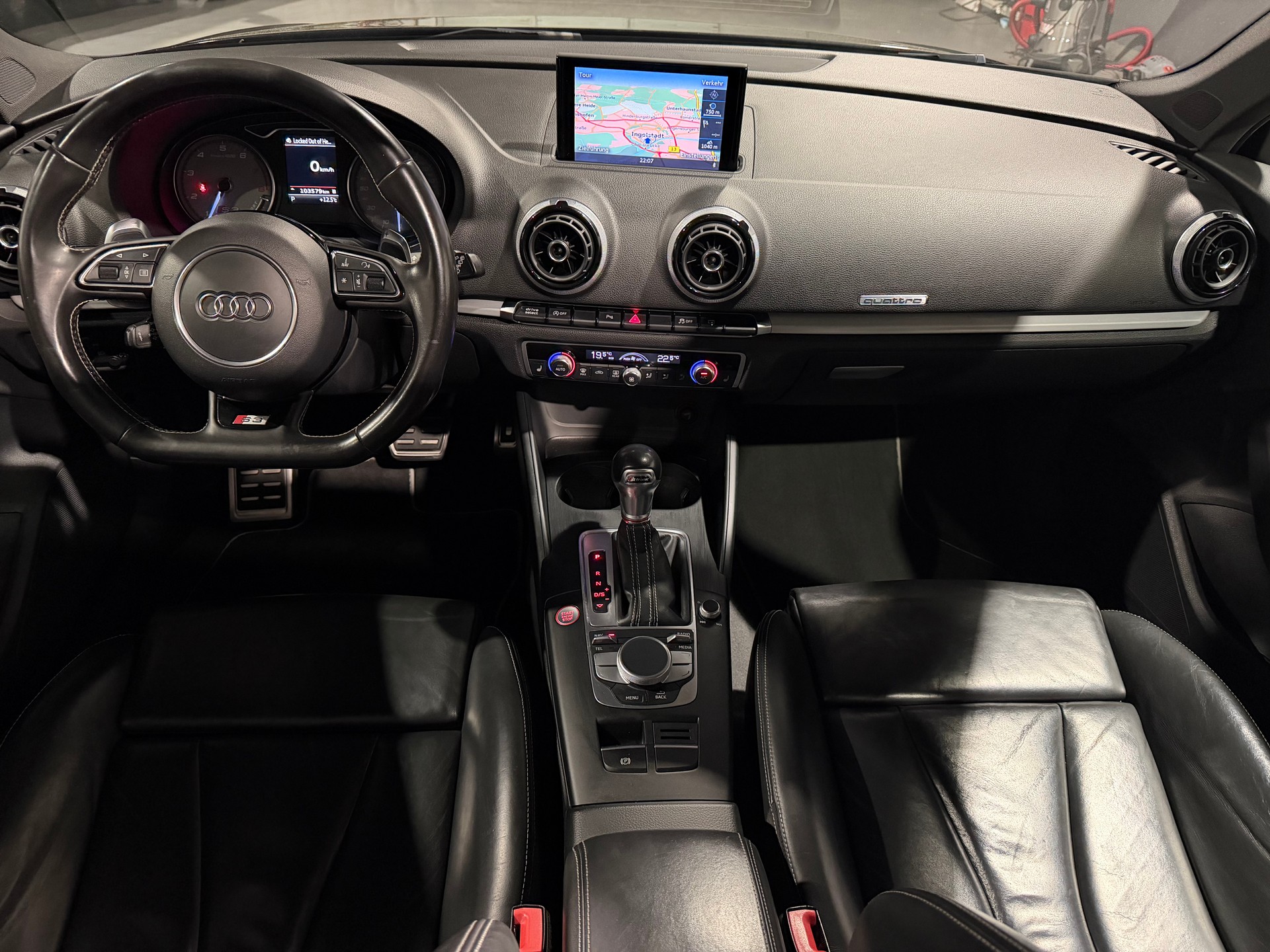 AUDI S3 Sportback 2.0 TFSI quattro S-tronic-image-8
