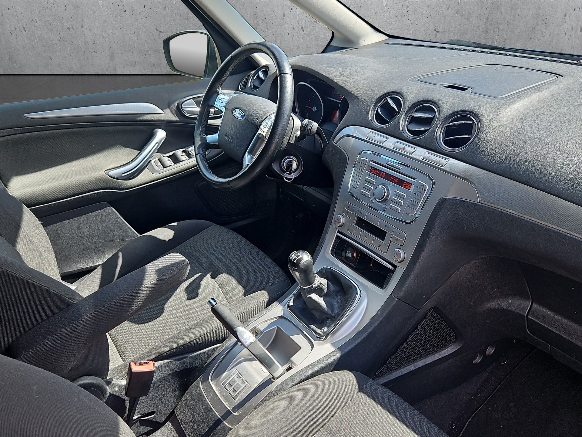 FORD Galaxy 2.0i Titanium-image-10