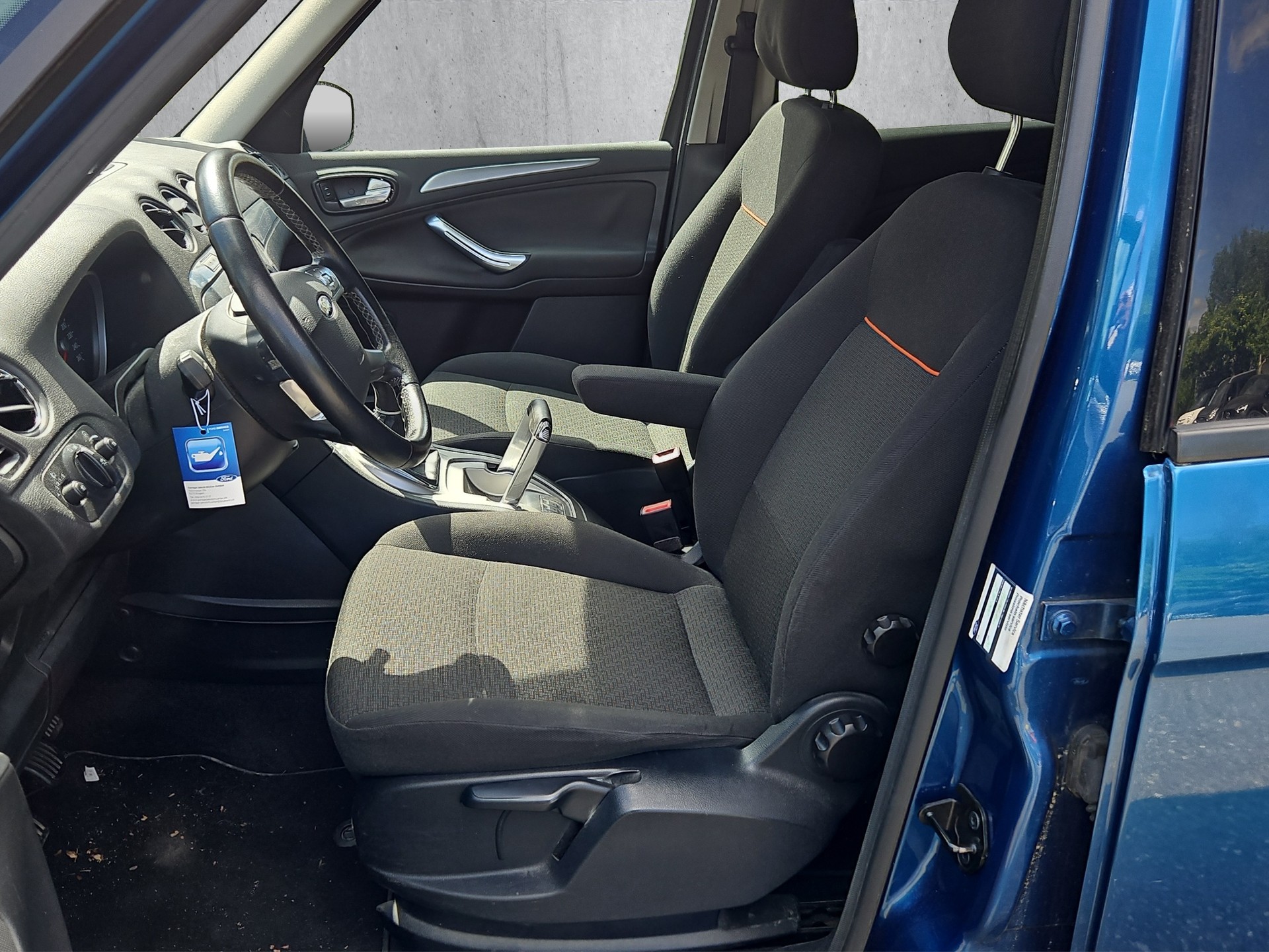 FORD Galaxy 2.0i Titanium-image-9