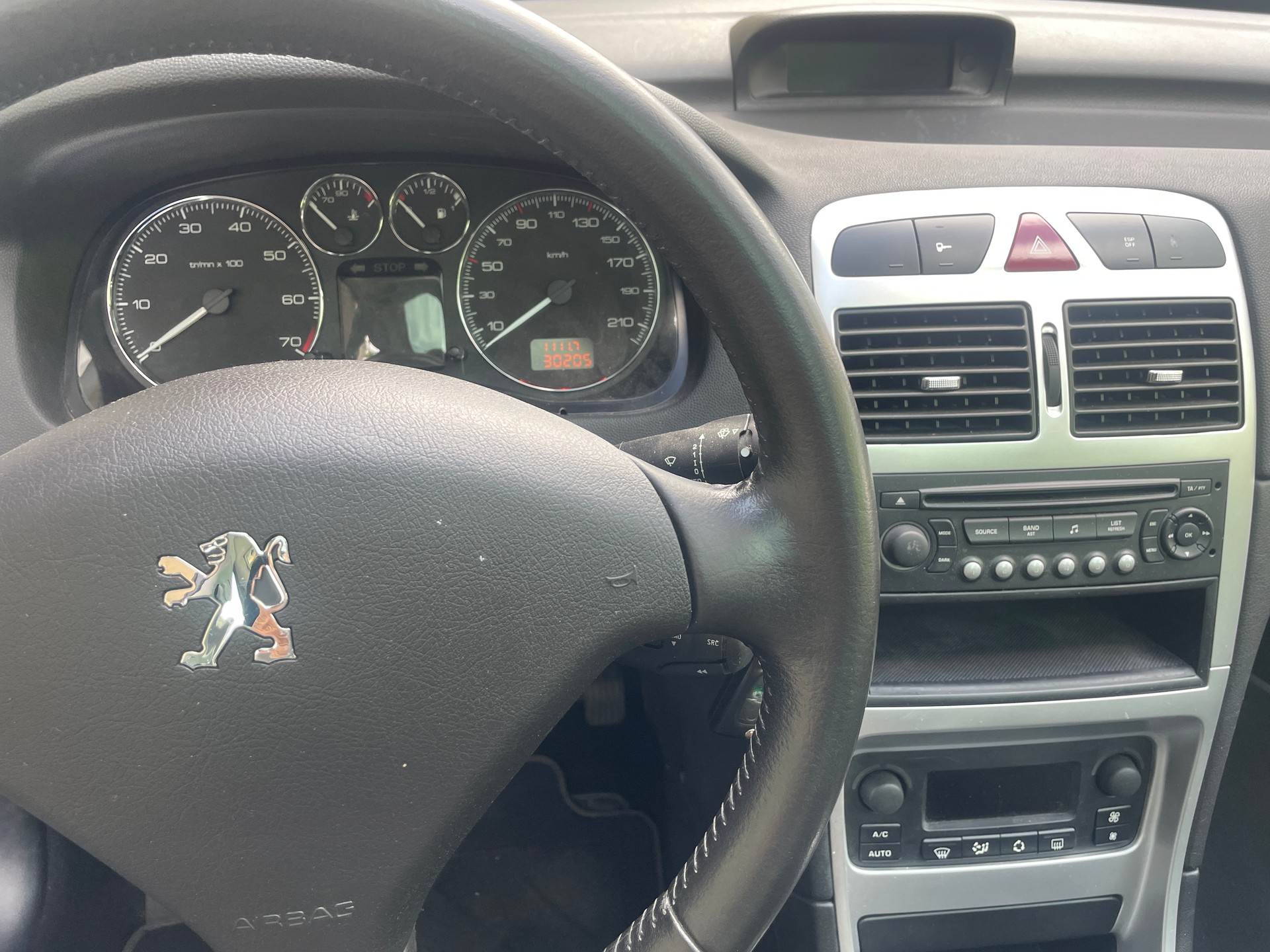PEUGEOT 307 SW 2.0 16V Premium-image-3