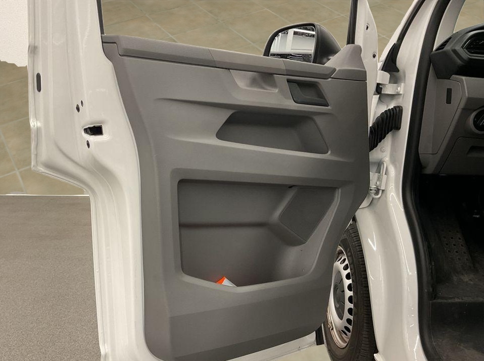 VW T6.1 2.0 TDI Entry-image-12