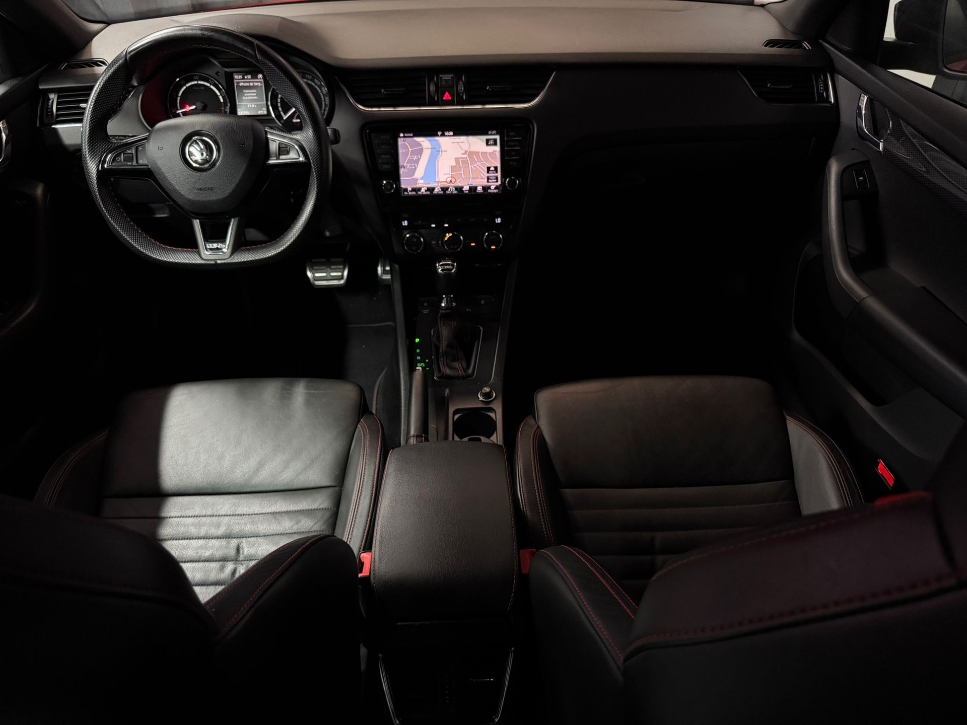 SKODA Octavia Combi 2.0 TSI RS CHALLENGE DSG-image-13