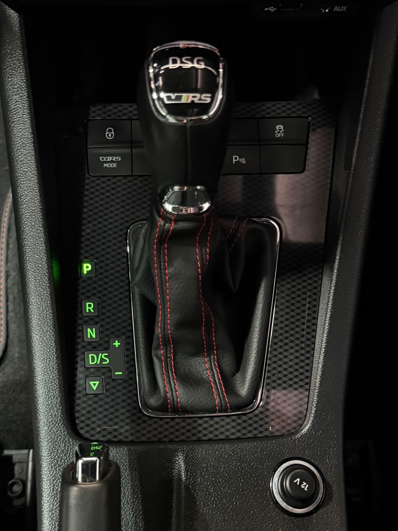 SKODA Octavia Combi 2.0 TSI RS CHALLENGE DSG-image-16