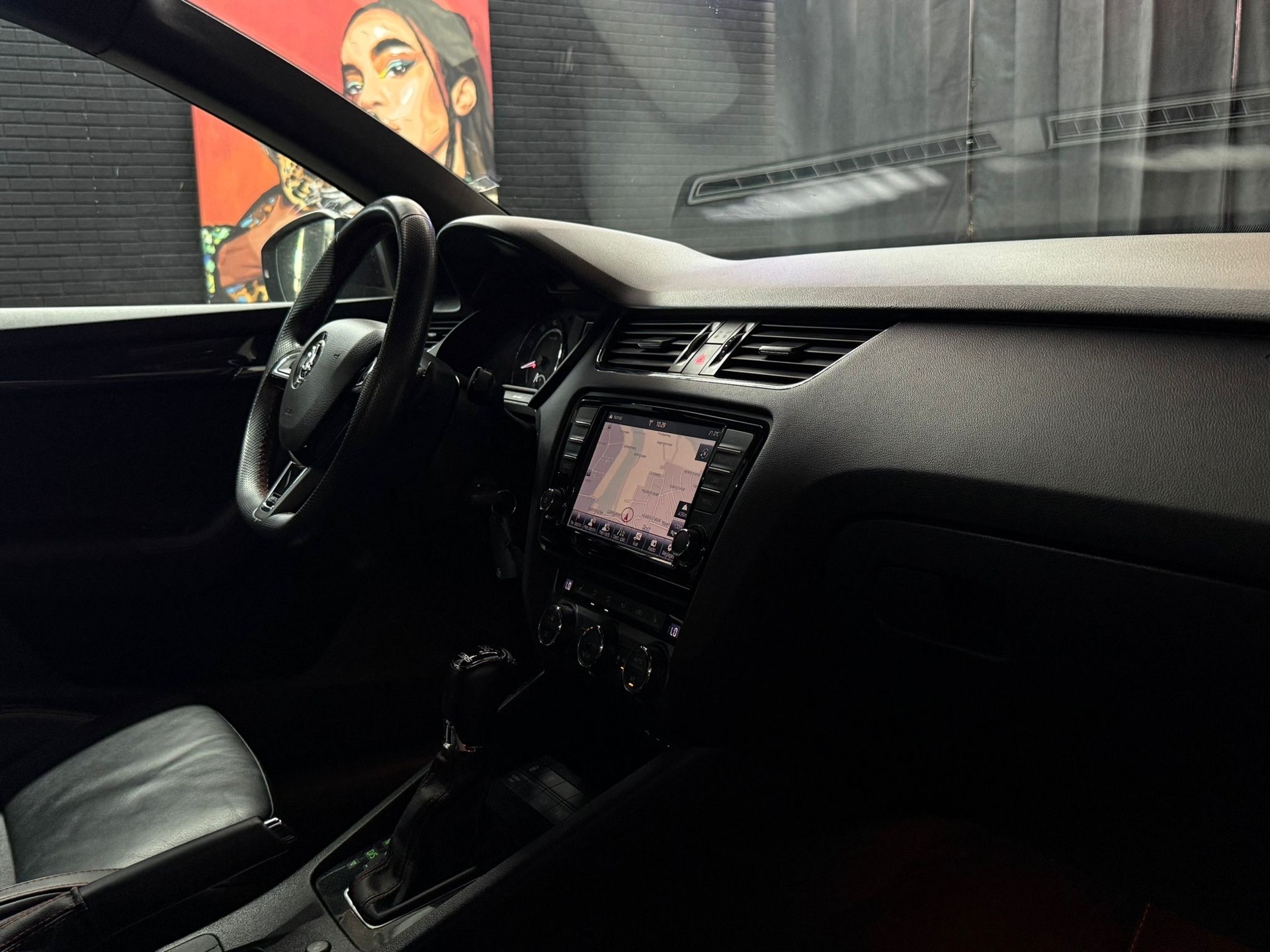 SKODA Octavia Combi 2.0 TSI RS CHALLENGE DSG-image-14