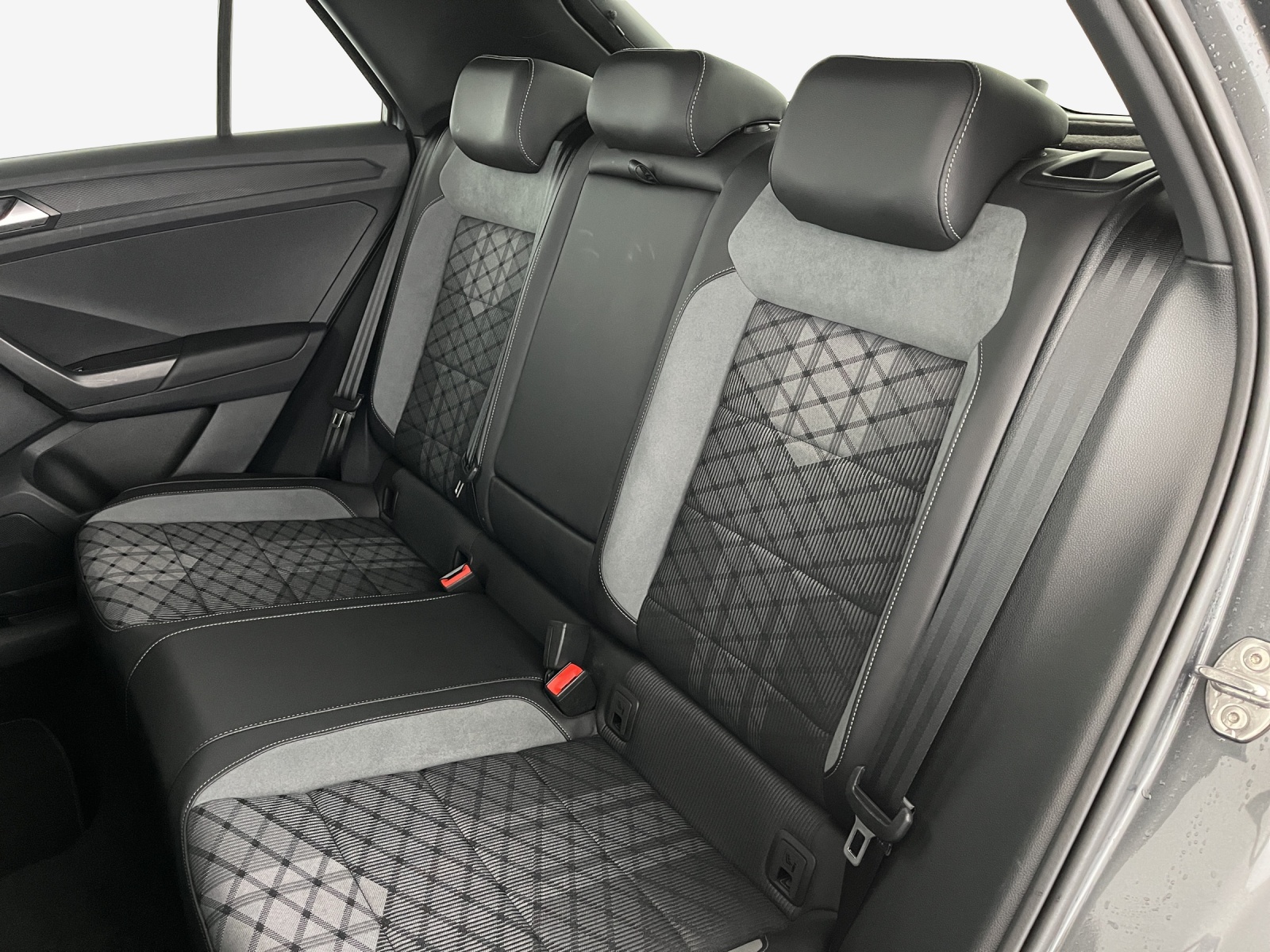 VW T-Roc 2.0 TSI R-Line DSG 4Motion-image-27