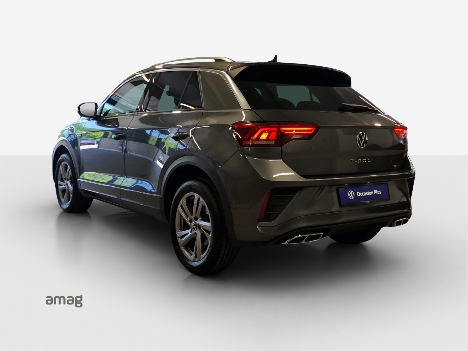 VW T-Roc 2.0 TSI R-Line DSG 4Motion-image-2
