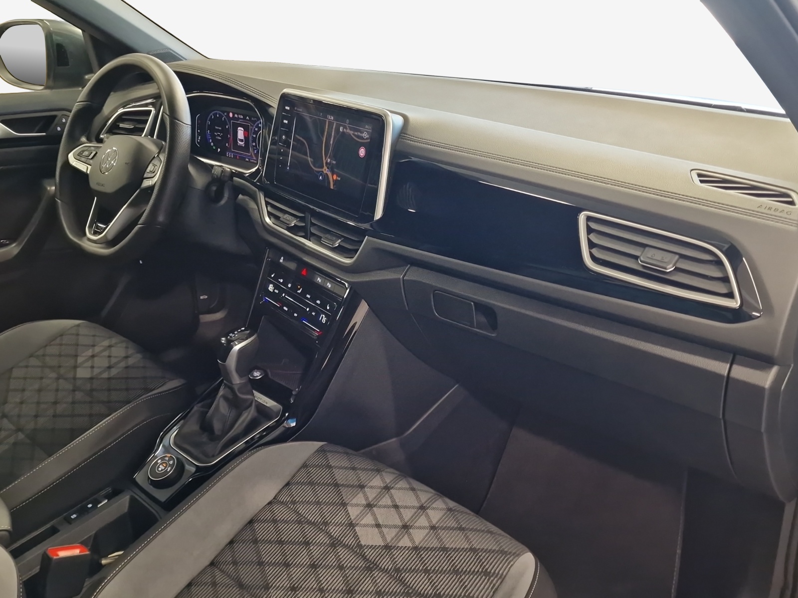 VW T-Roc 2.0 TSI R-Line DSG 4Motion-image-13
