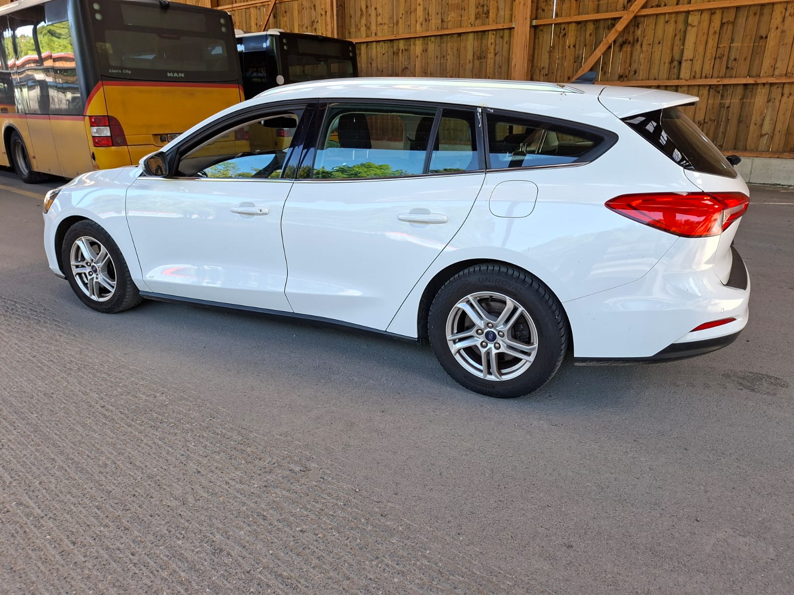 FORD Focus 1.5 TDCi ST Line Automatic-image-6