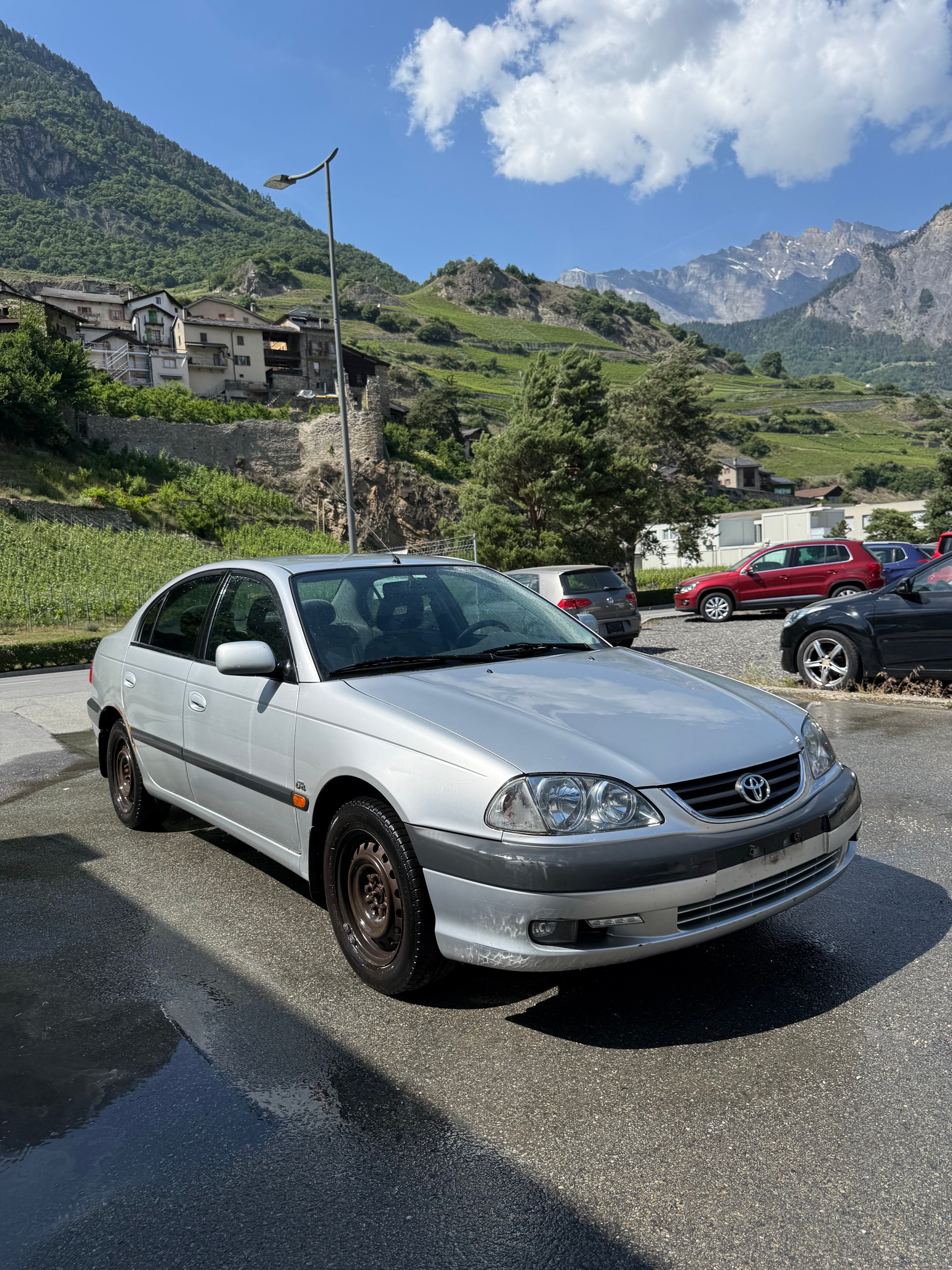 TOYOTA Avensis 2.0 VVT-i Linea Sol Sedan