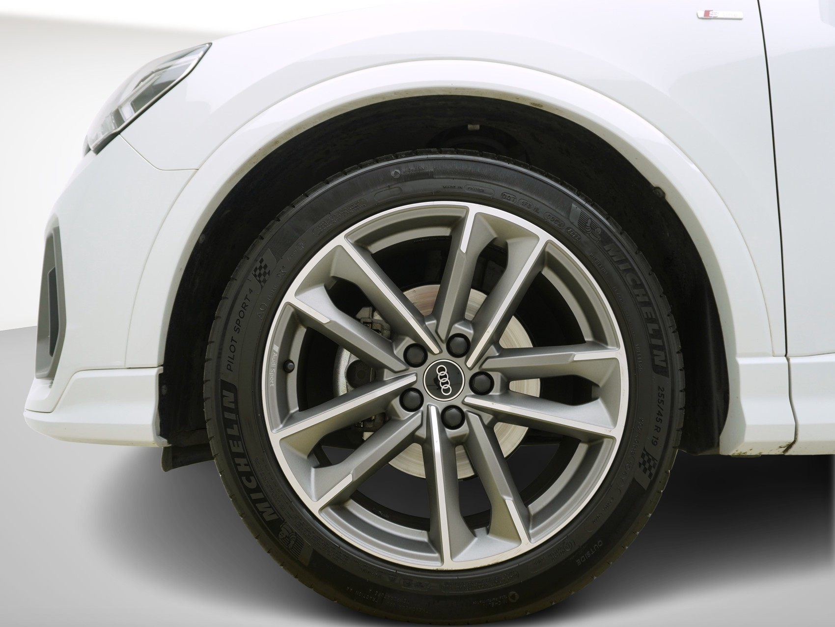 AUDI Q3 35 TFSI S line S-Tronic-image-6