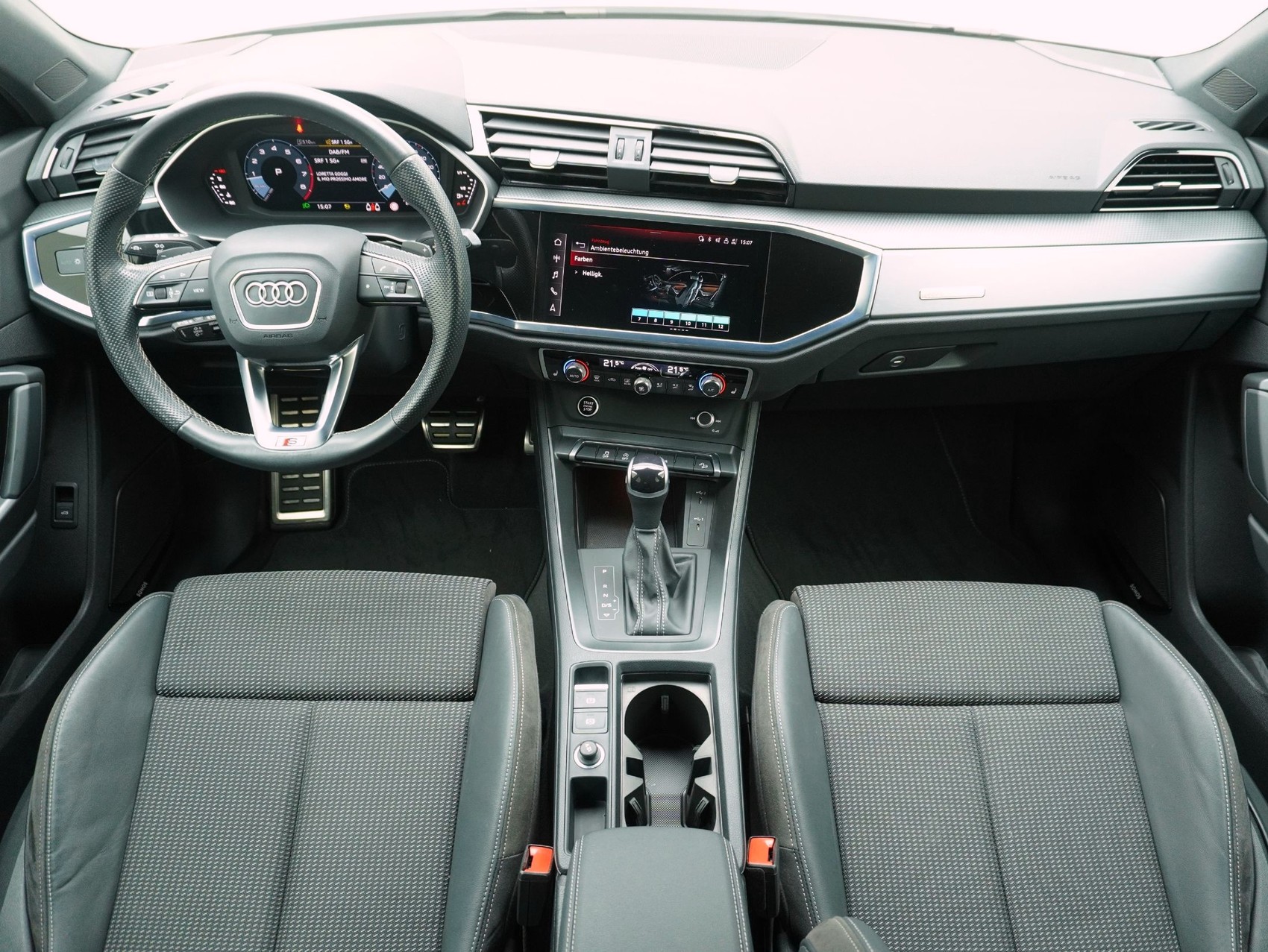 AUDI Q3 35 TFSI S line S-Tronic-image-12