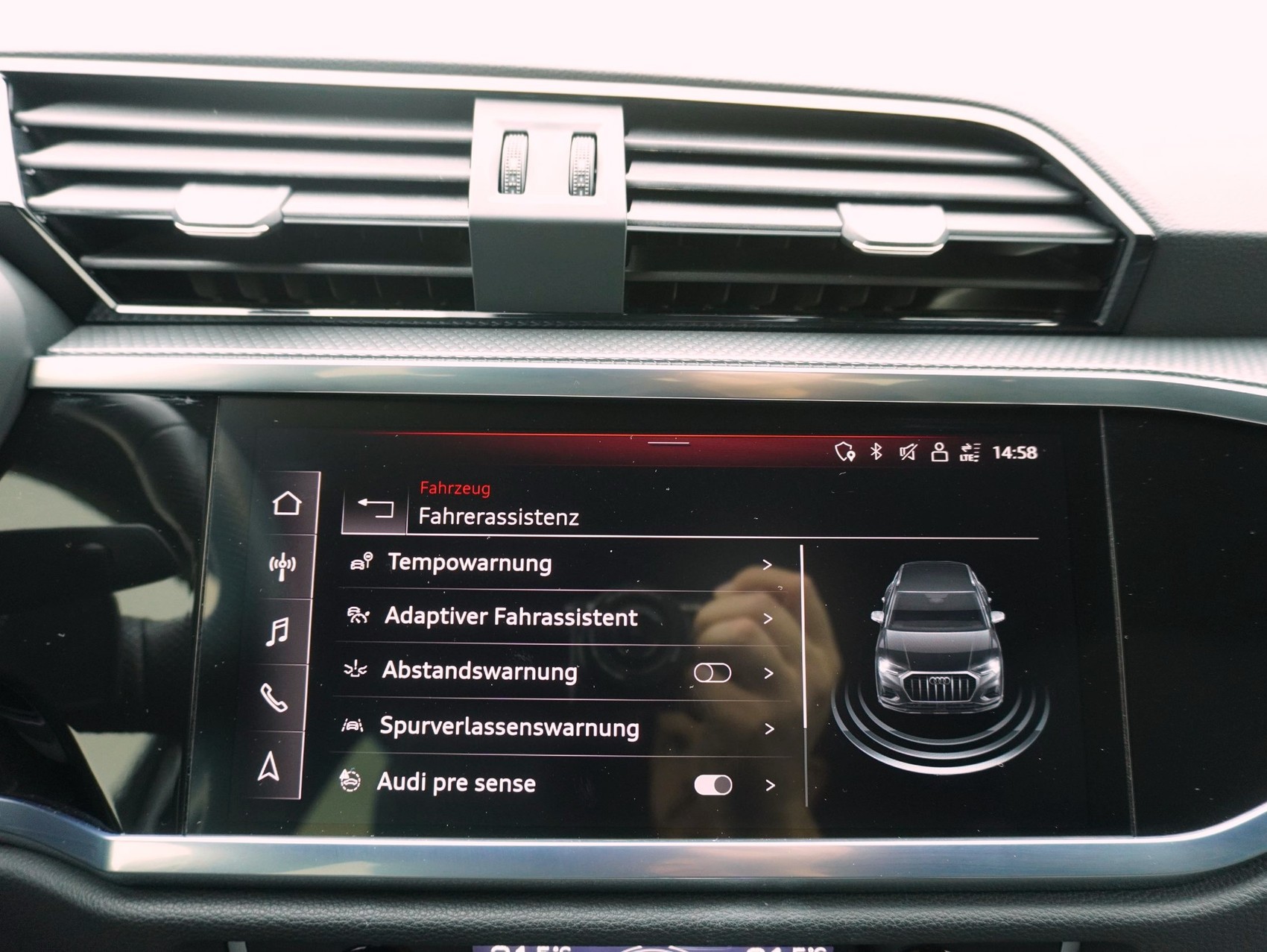AUDI Q3 35 TFSI S line S-Tronic-image-23