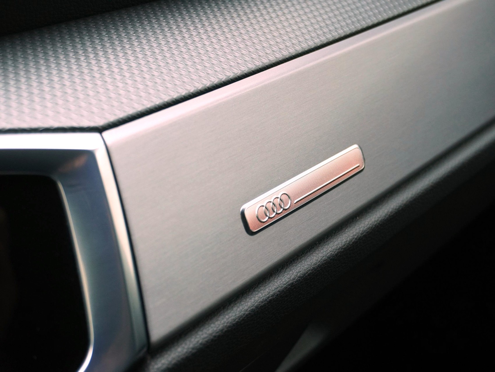 AUDI Q3 35 TFSI S line S-Tronic-image-13