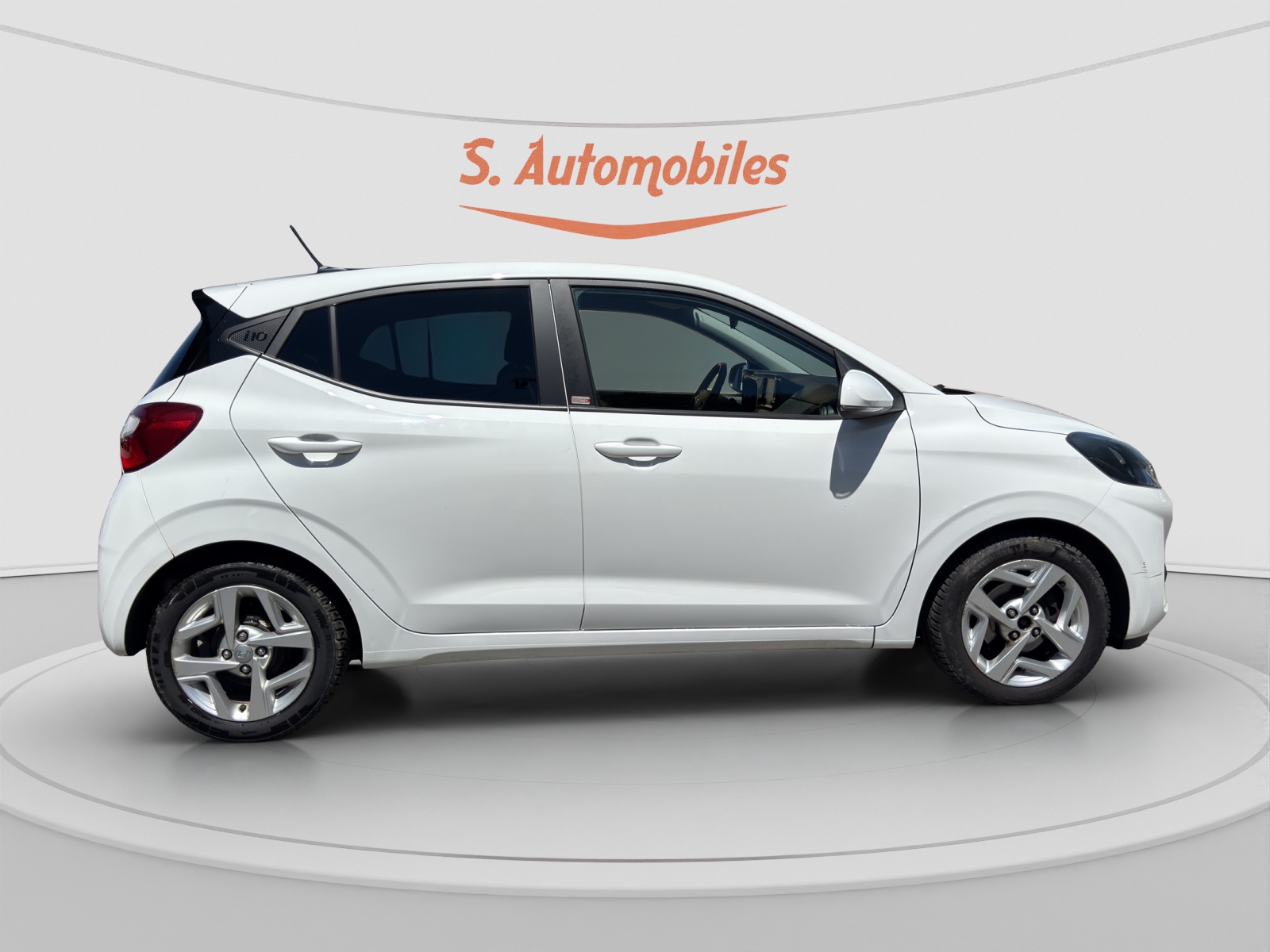 HYUNDAI i10 1.0 Launch Automat-image-12