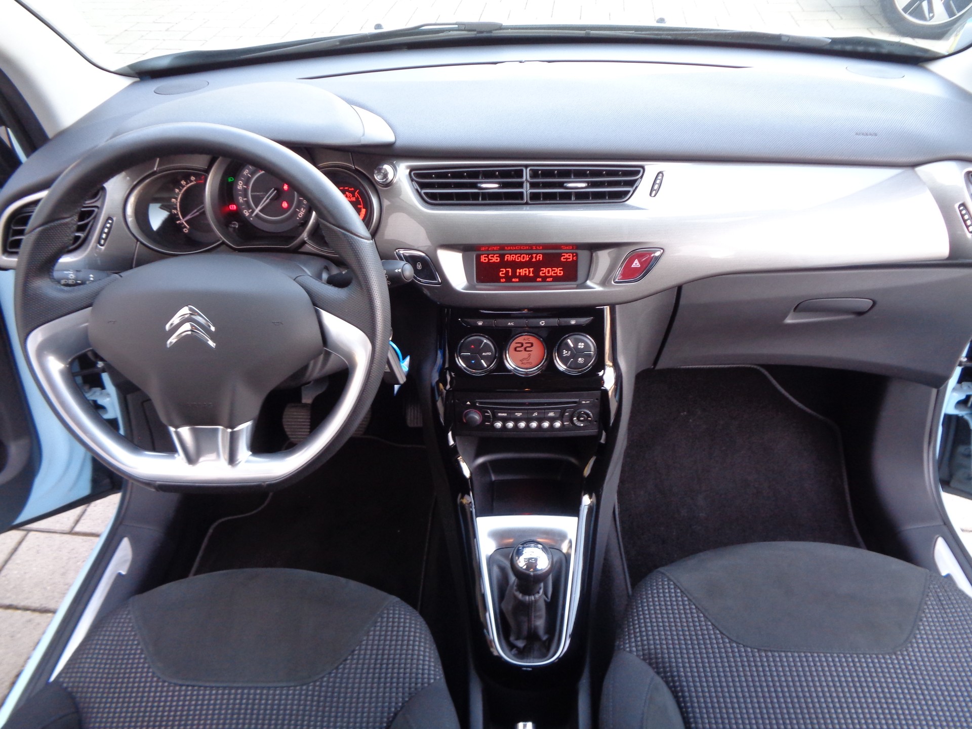 CITROEN C3 1.4i 16V Exclusive-image-8
