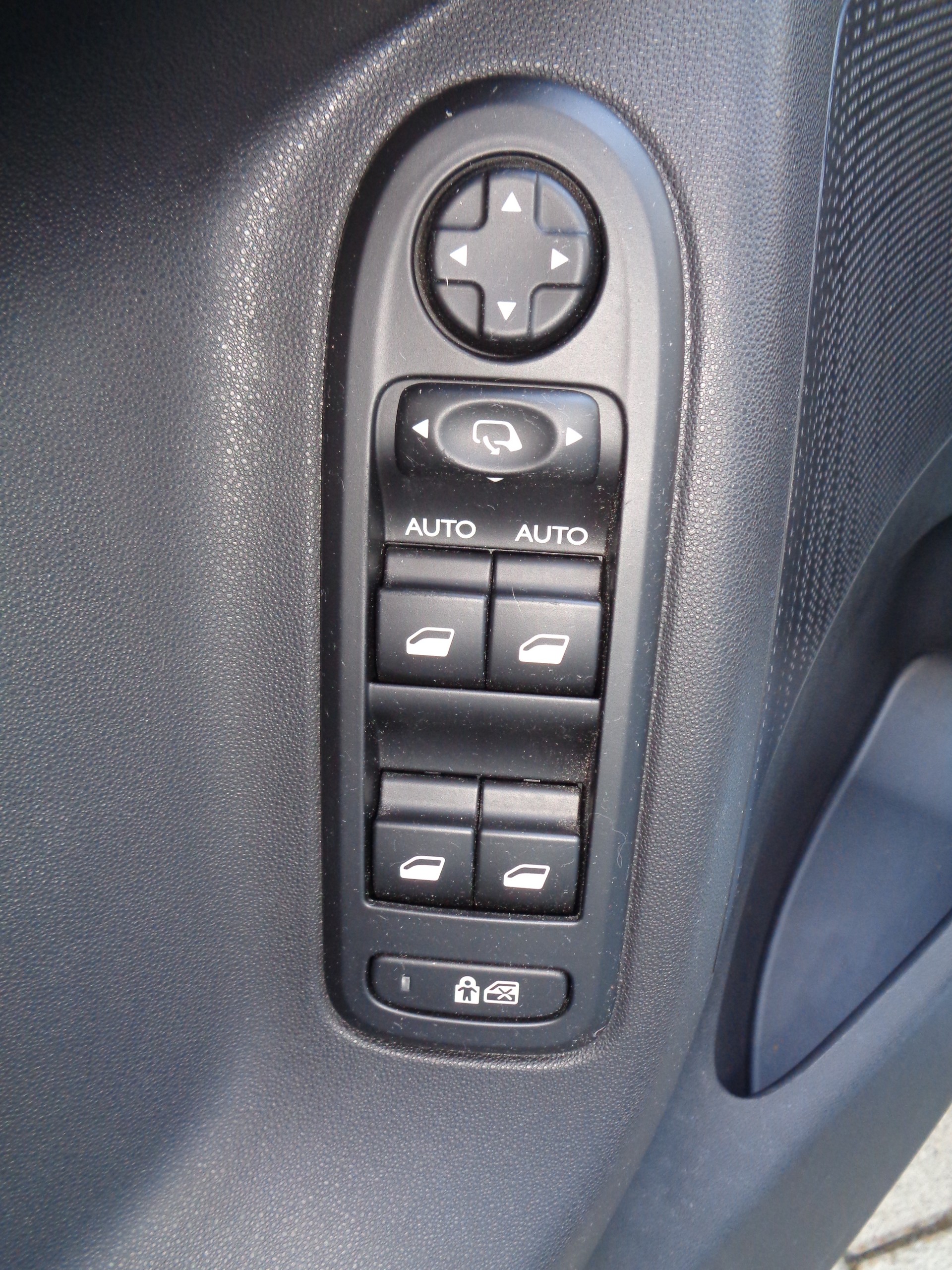 CITROEN C3 1.4i 16V Exclusive-image-12