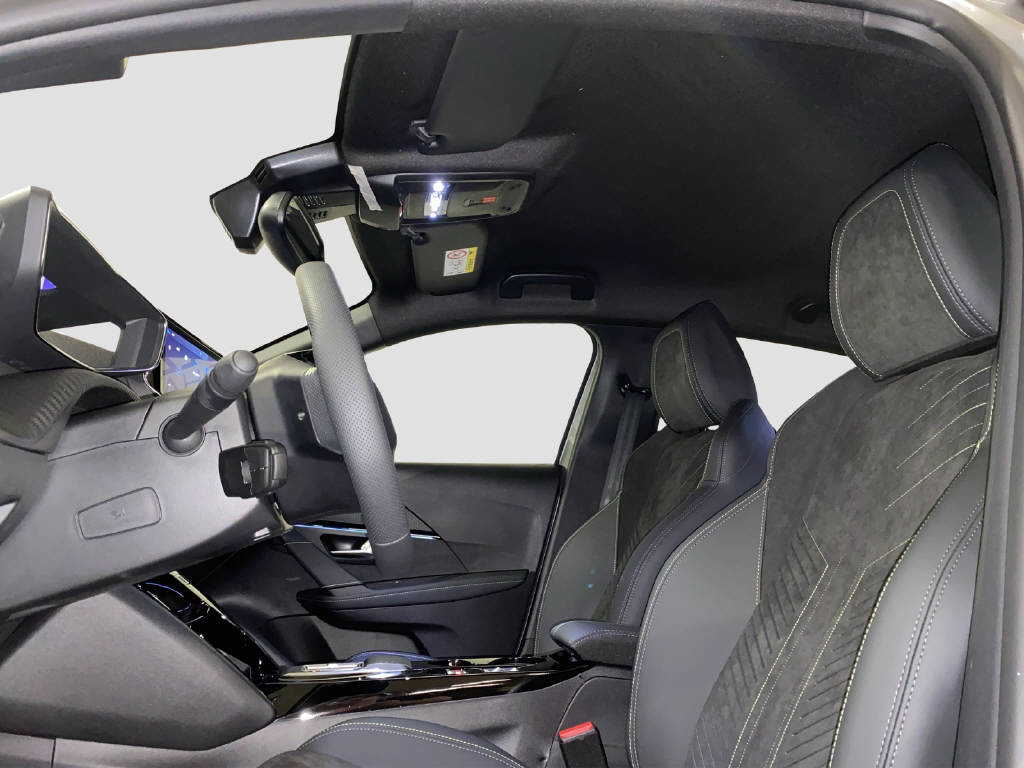 PEUGEOT 208 1.2 Hybrid 145 GT-image-6